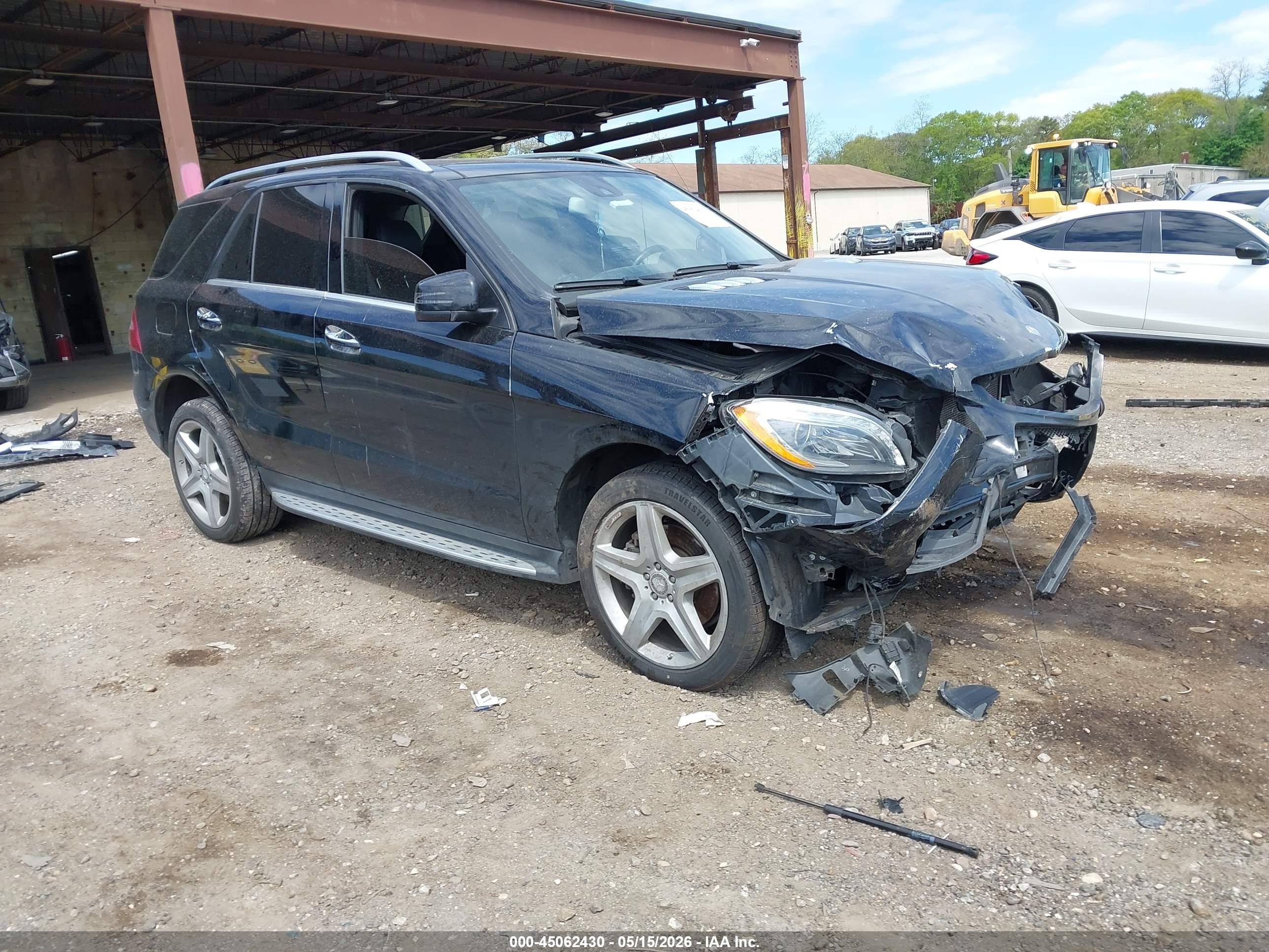 2015 Mercedes-Benz M 400, VIN 4JGDA5GB5FA529218 — Front end