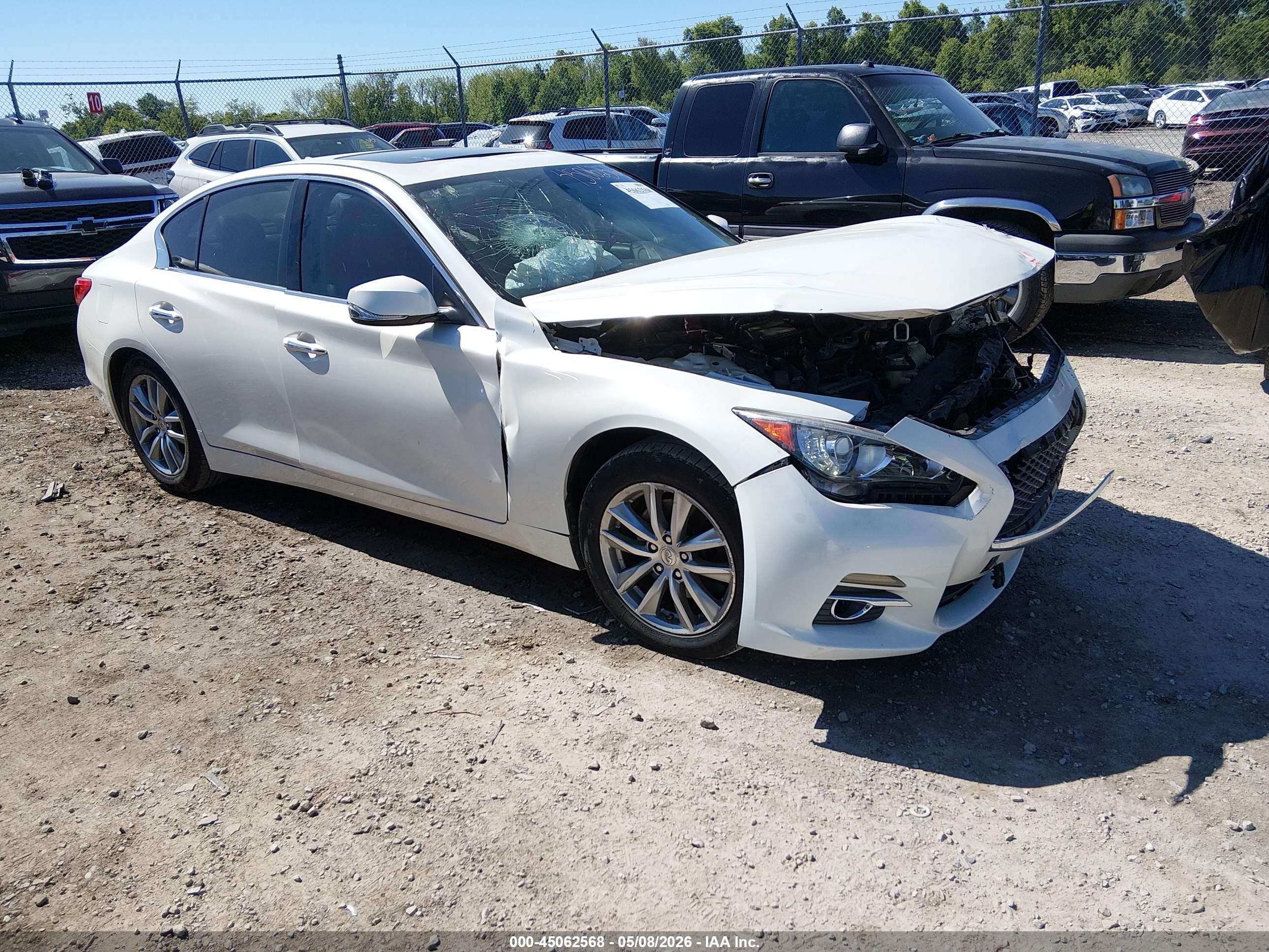 2017 Infiniti Q50 Premium, VIN JN1EV7AP0HM730042 — Front end