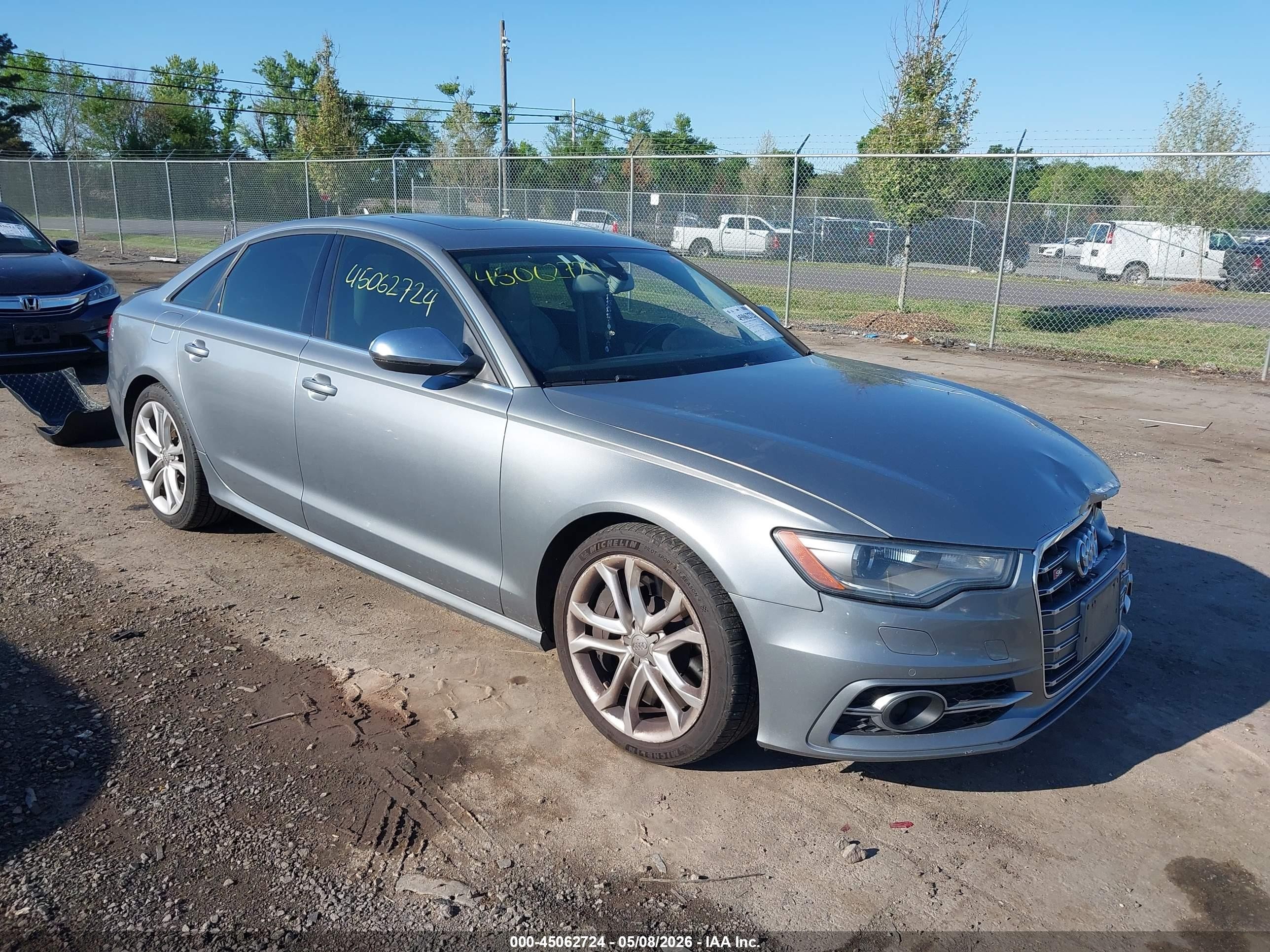 2014 Audi S6 Prestige, VIN WAUF2AFC6EN099197 — Front end