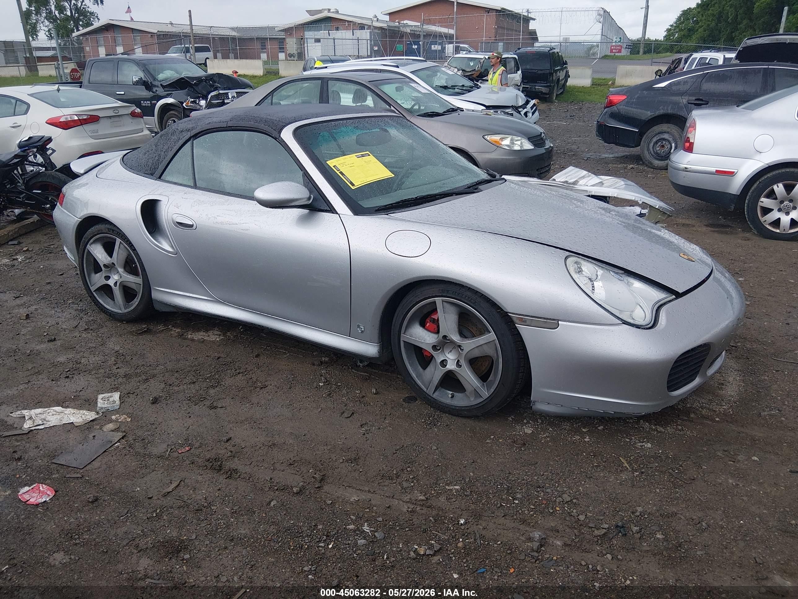 2004 Porsche 911 Carrera S, VIN WP0CB299X4S676549 — Перед