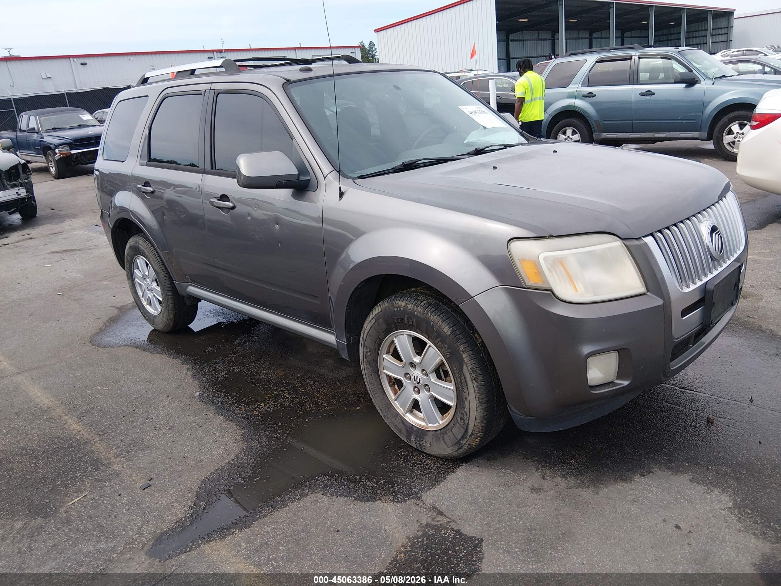 2010 Mercury Mariner Premier, VIN 4M2CN9HG9AKJ19444 — Rear end
