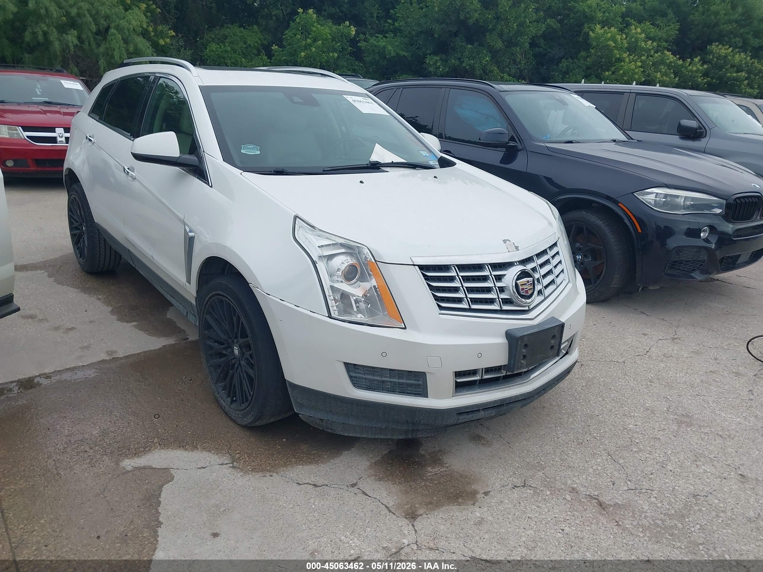 2015 Cadillac SRX Luxury Collection, VIN 3GYFNBE35FS557685 — Repossession