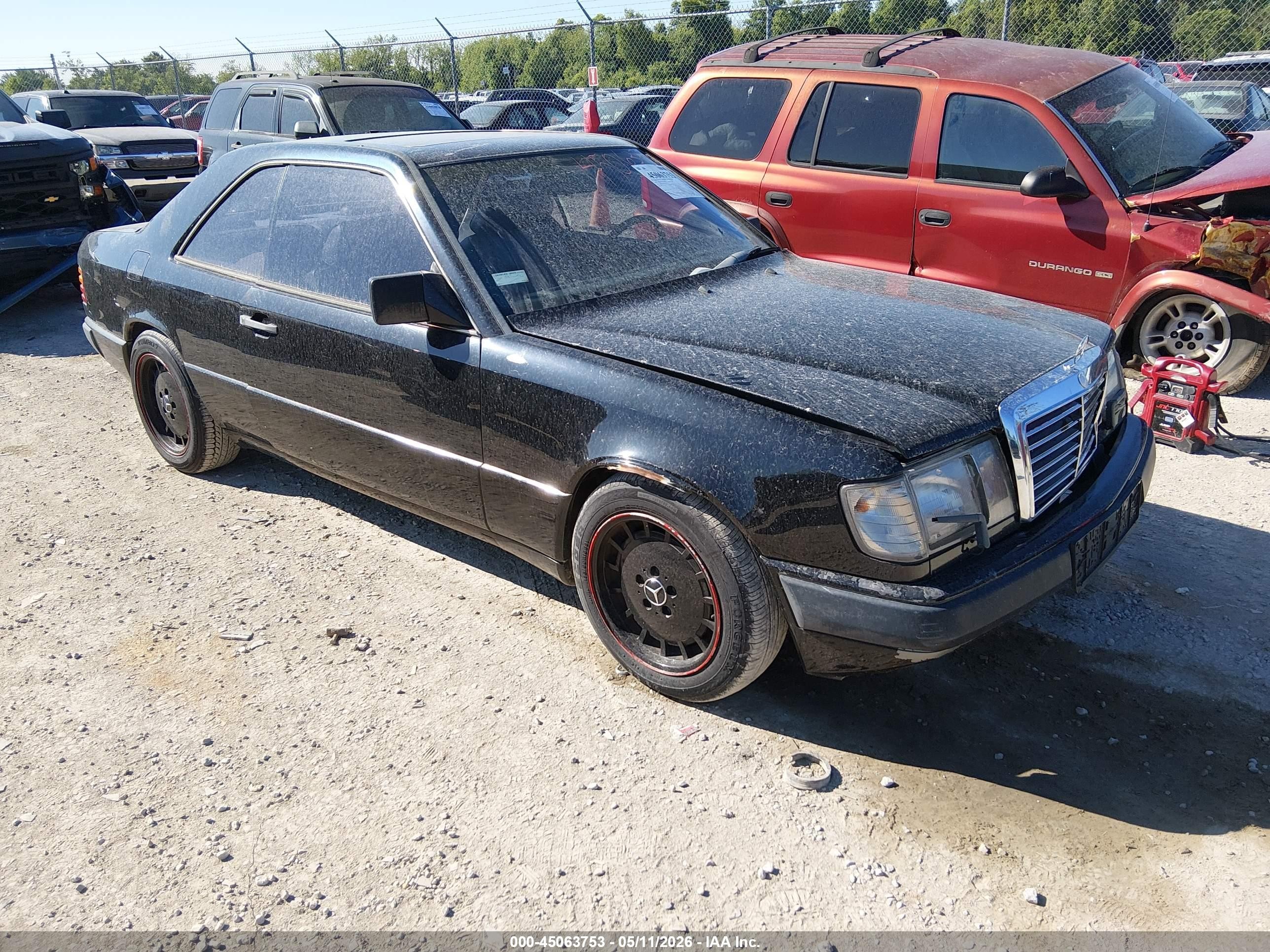 1988 Mercedes-Benz 300, VIN WDBEA50D8JA743616 — Front end