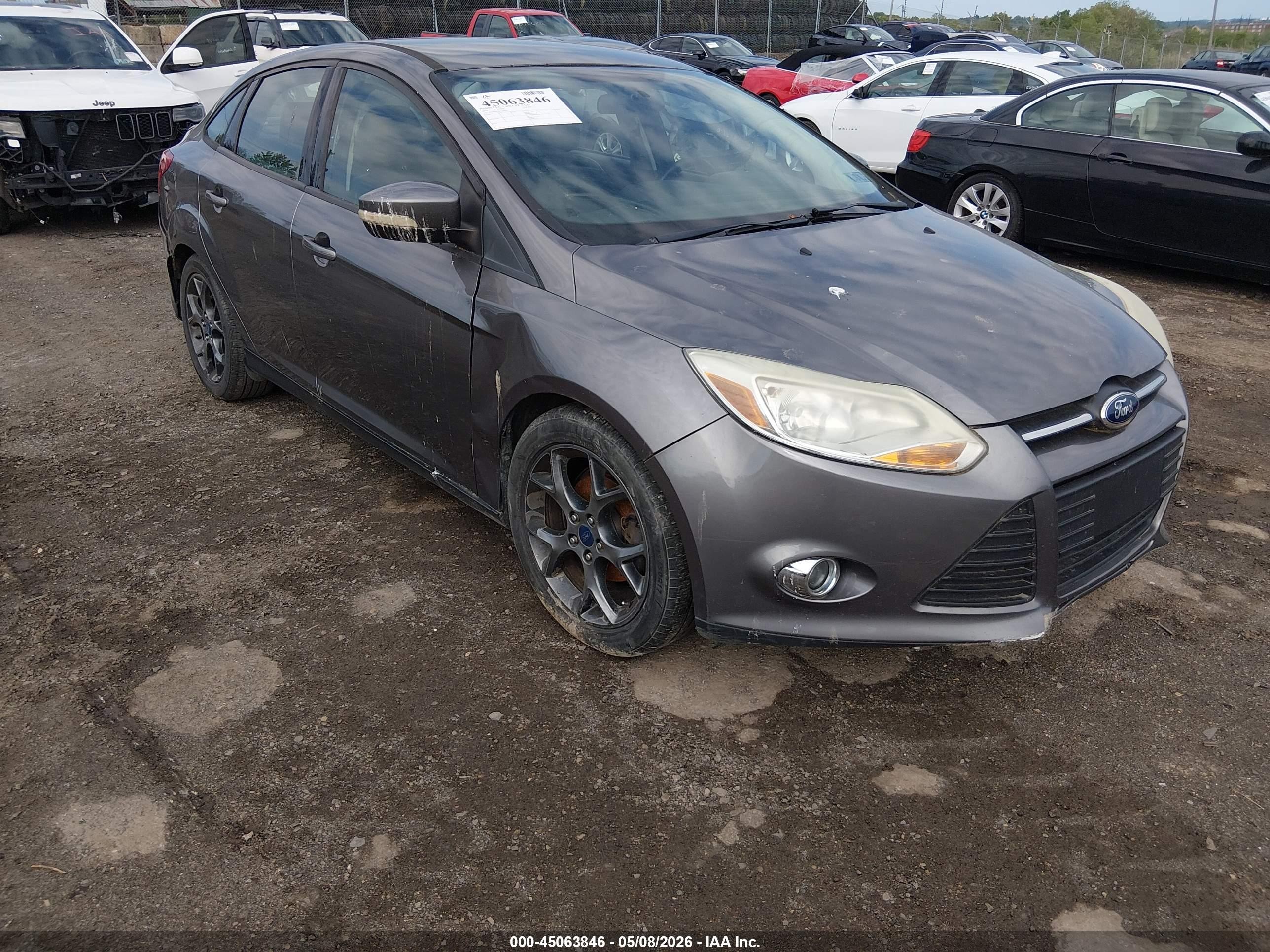 2014 Ford Focus SE, VIN 1FADP3F29EL240263 — Normal wear
