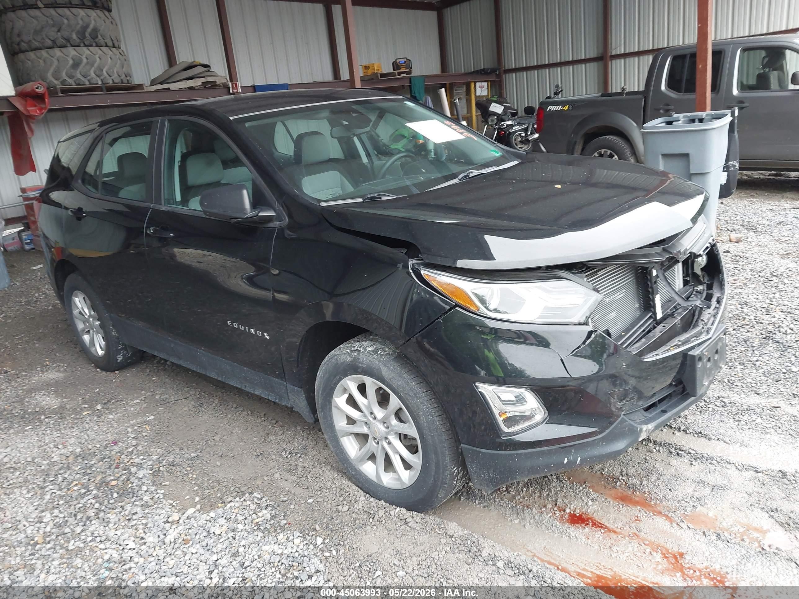 2020 Chevrolet Equinox LS, VIN 2GNAXSEV0L6216773 — Front end