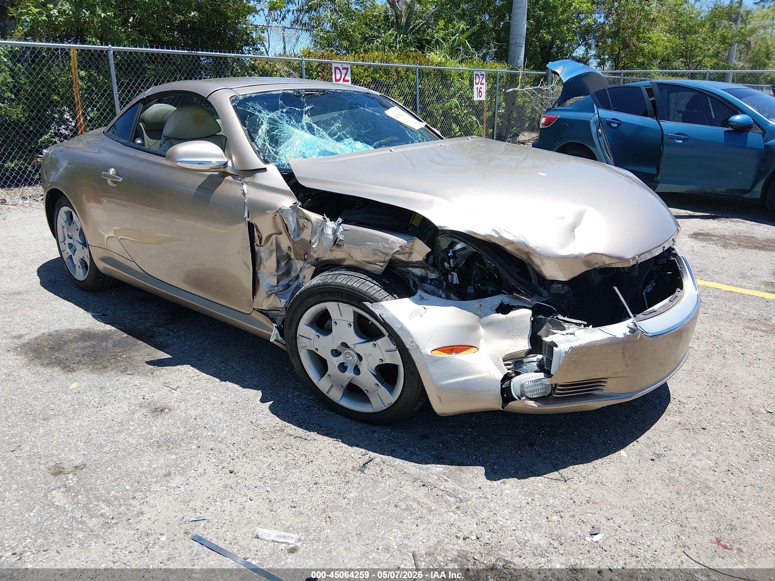 2005 Lexus SC 430, VIN JTHFN48YX50069748 — Front end