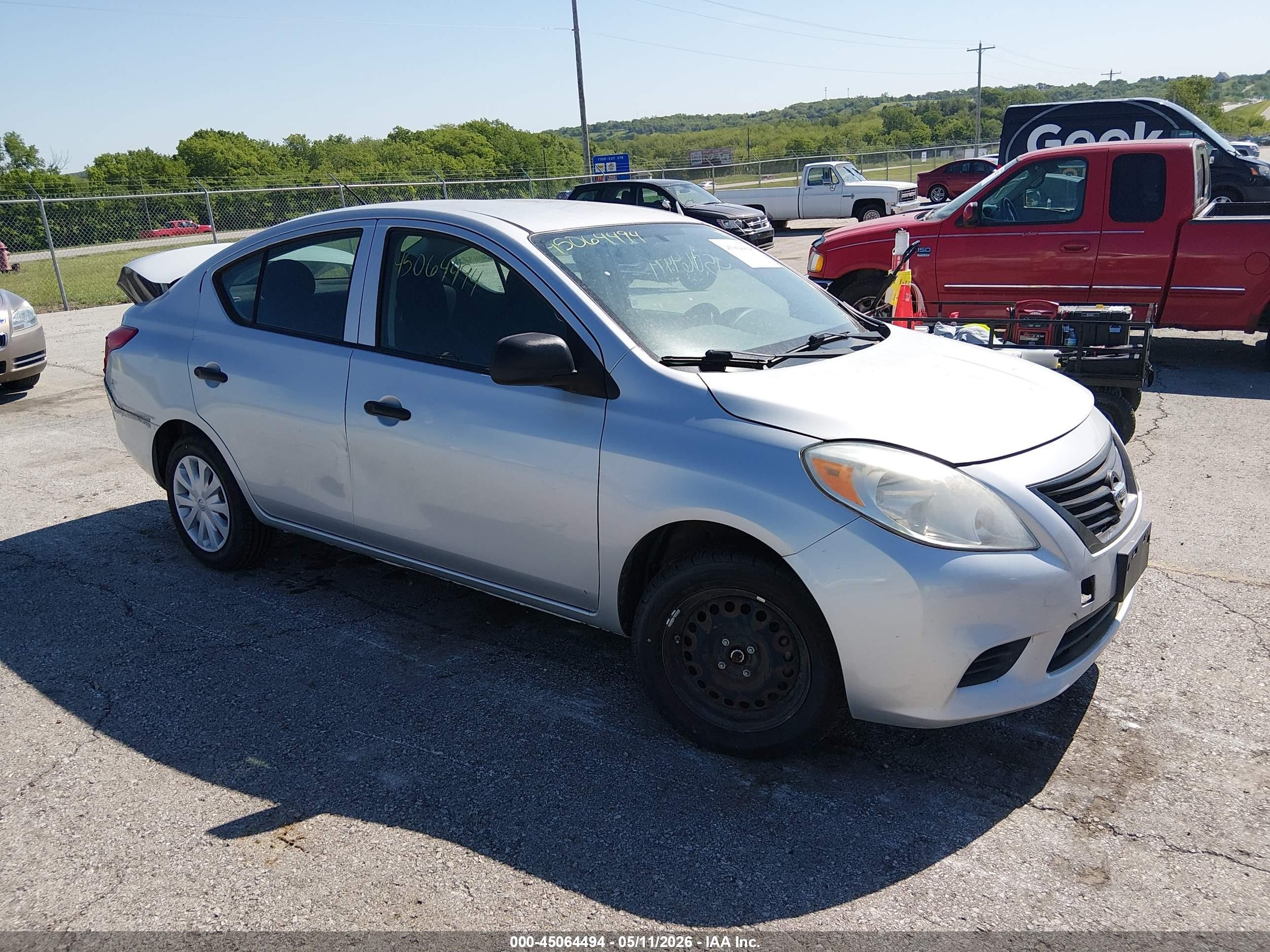 2013 Nissan Versa SV, VIN 3N1CN7AP8DL873834 — Normal wear