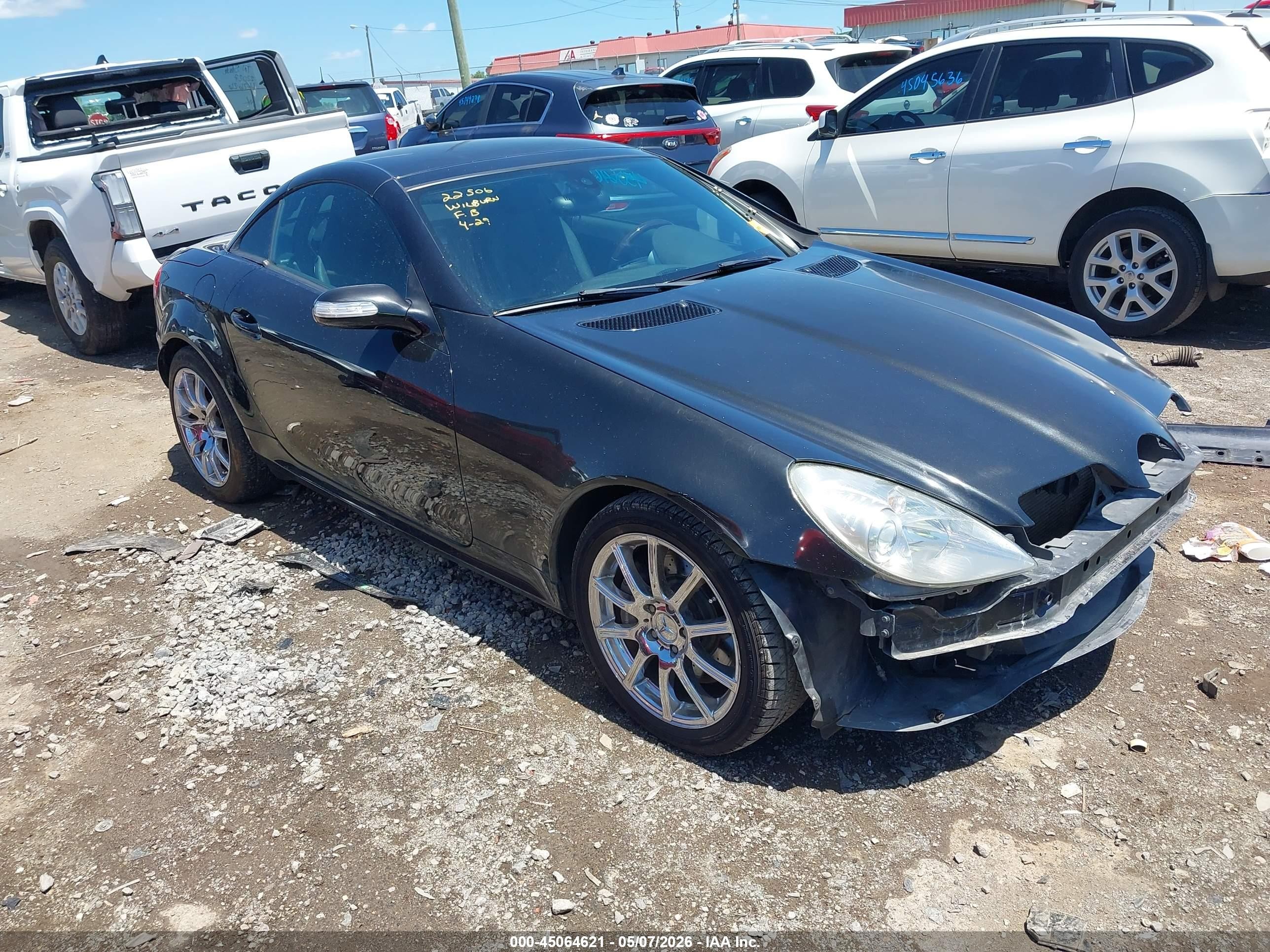 2005 Mercedes-Benz SLK 230/320, VIN WDBWK56F25F046641 — Front end