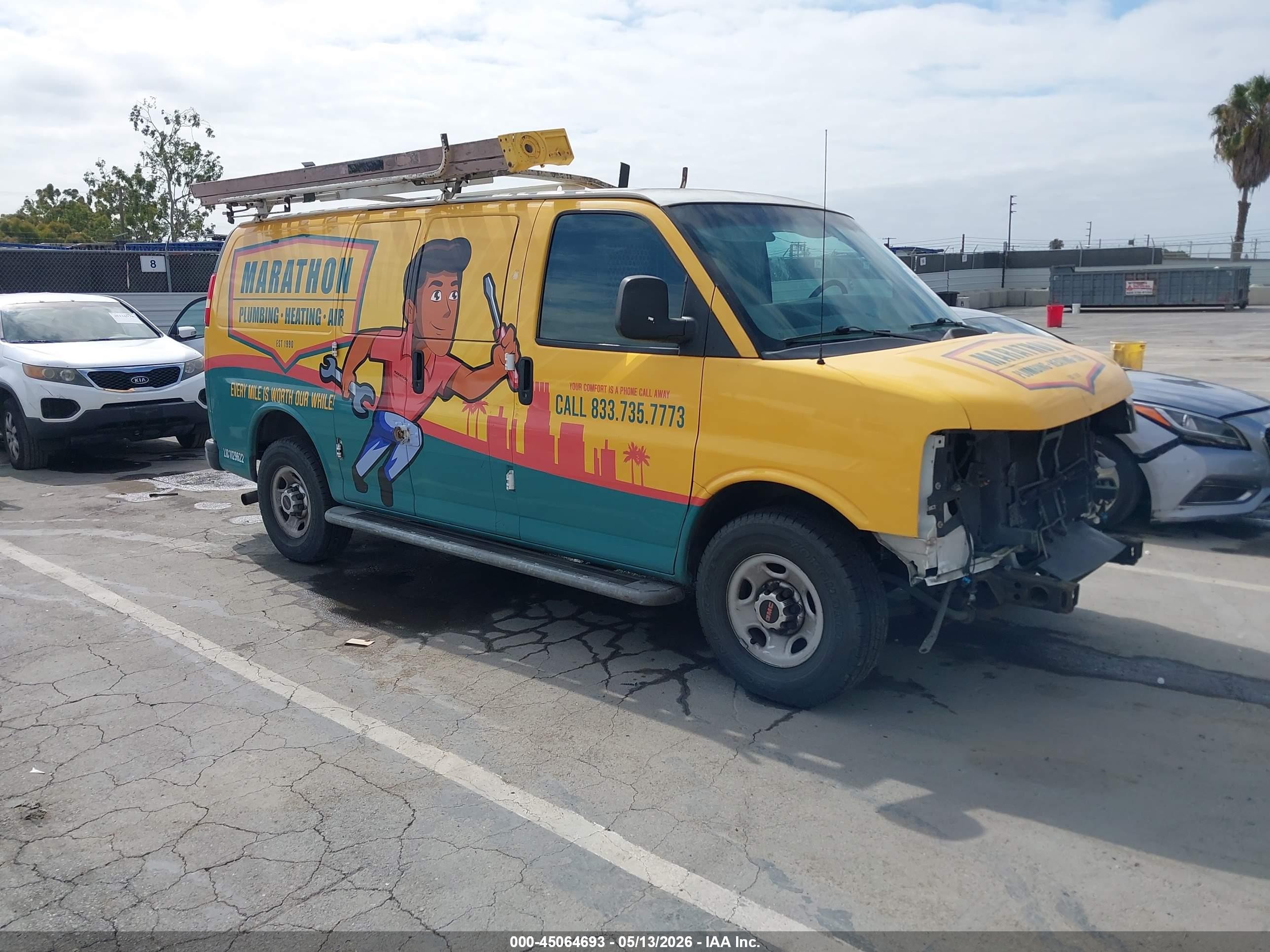 2014 GMC Savana Cargo, VIN 1GTW7FCA3E1904228 — Front end