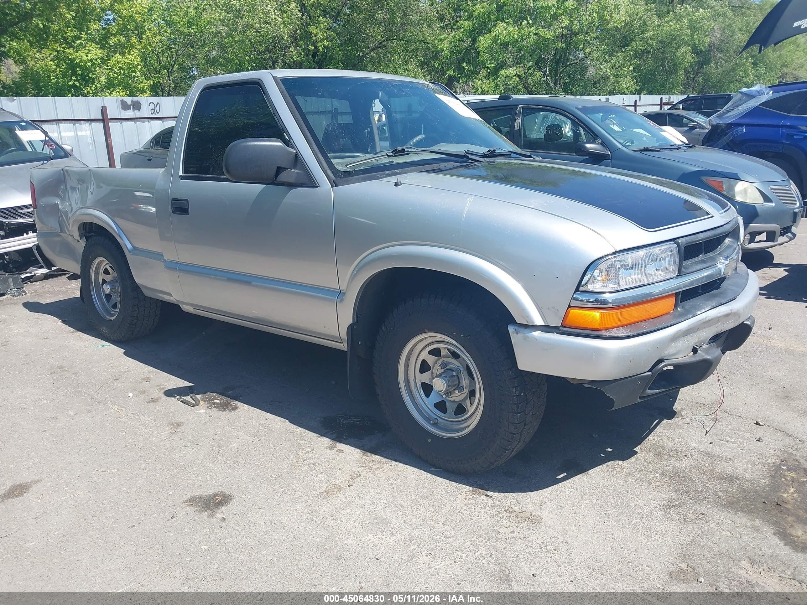 2003 Chevrolet S-10 LS, VIN 1GCCS14H538200651 — Side