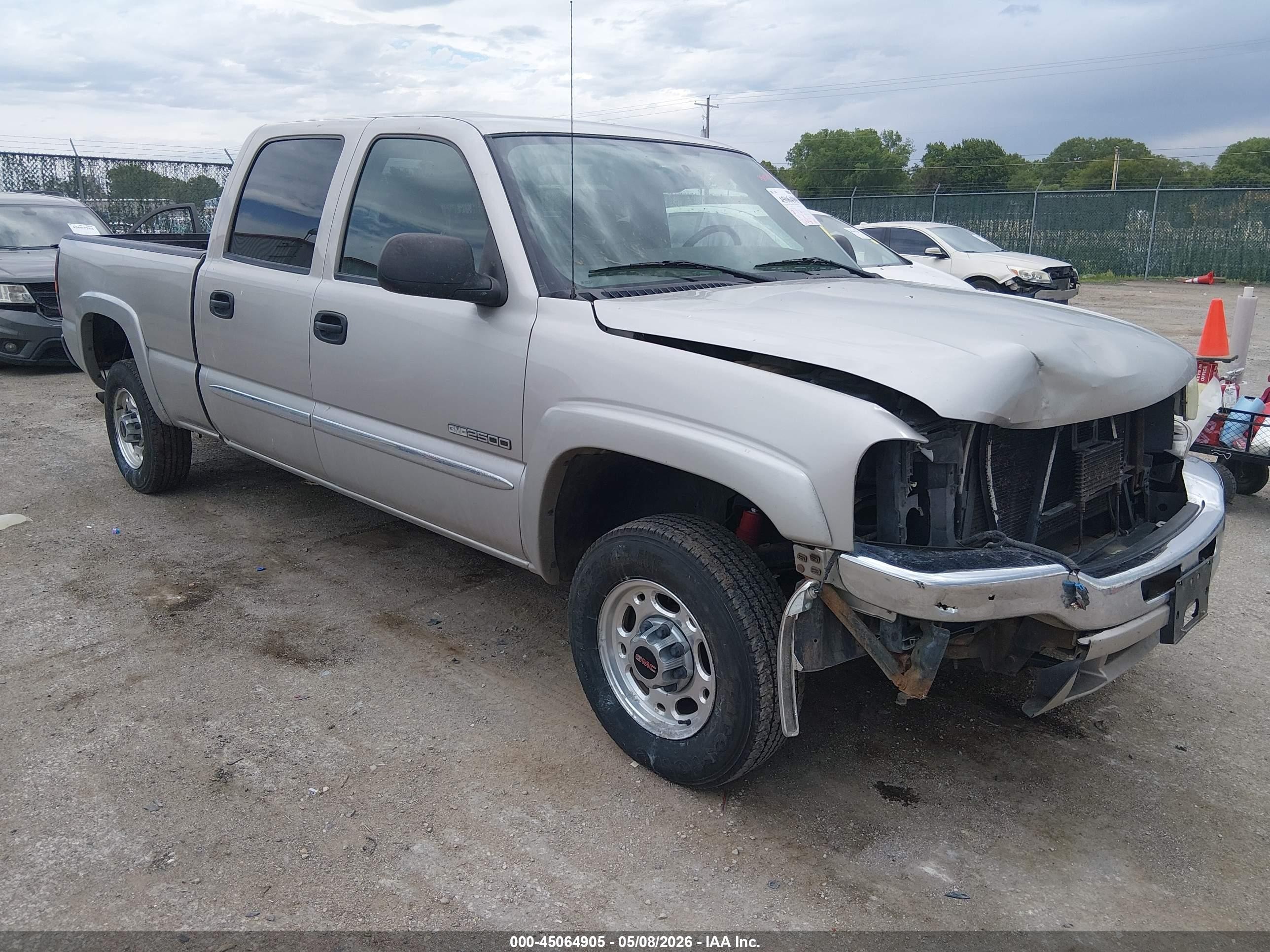 2004 GMC Sierra 2500 SLT, VIN 1GTGK23U54F186446 — Front end