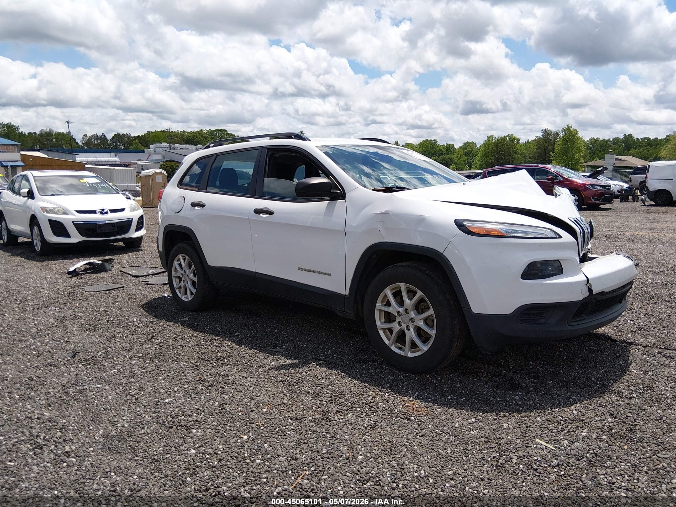 2015 Jeep Cherokee Sport, VIN 1C4PJMAB7FW614231 — Перед