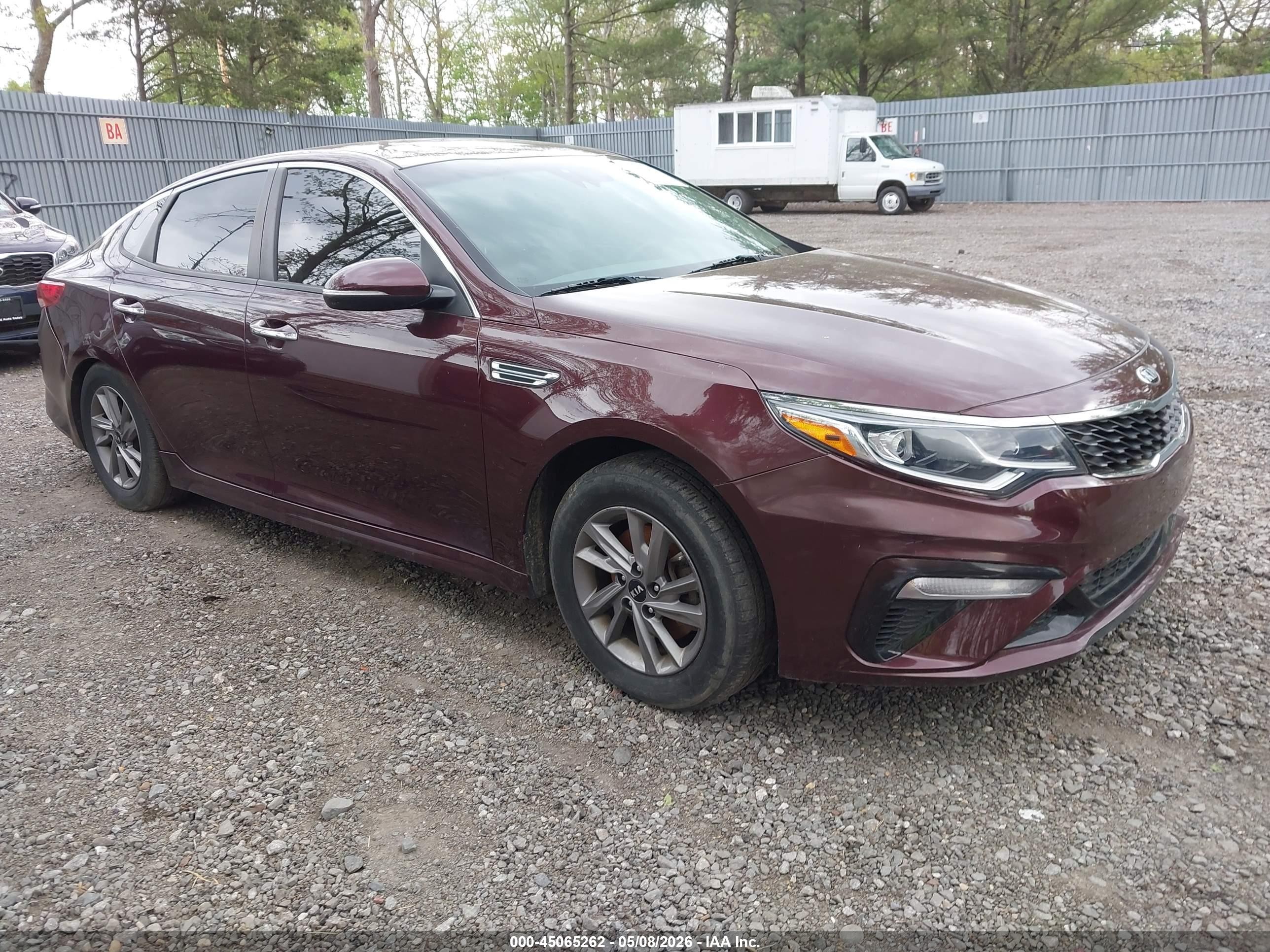 2020 Kia Optima LX, VIN 5XXGT4L30LG433498 — Rear end