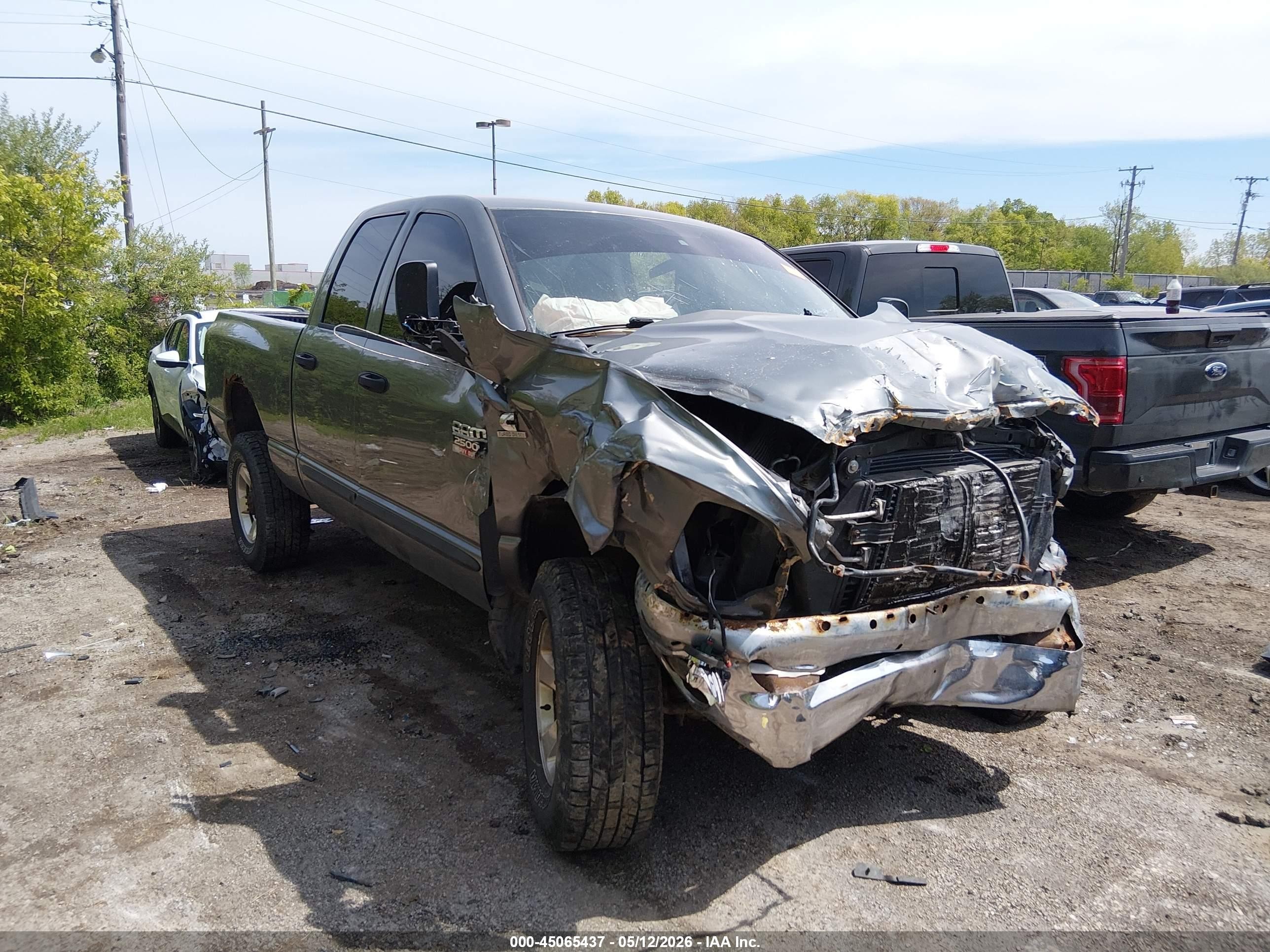 2007 Dodge 2500 SLT, VIN 1D7KS28C57J526681 — Перед