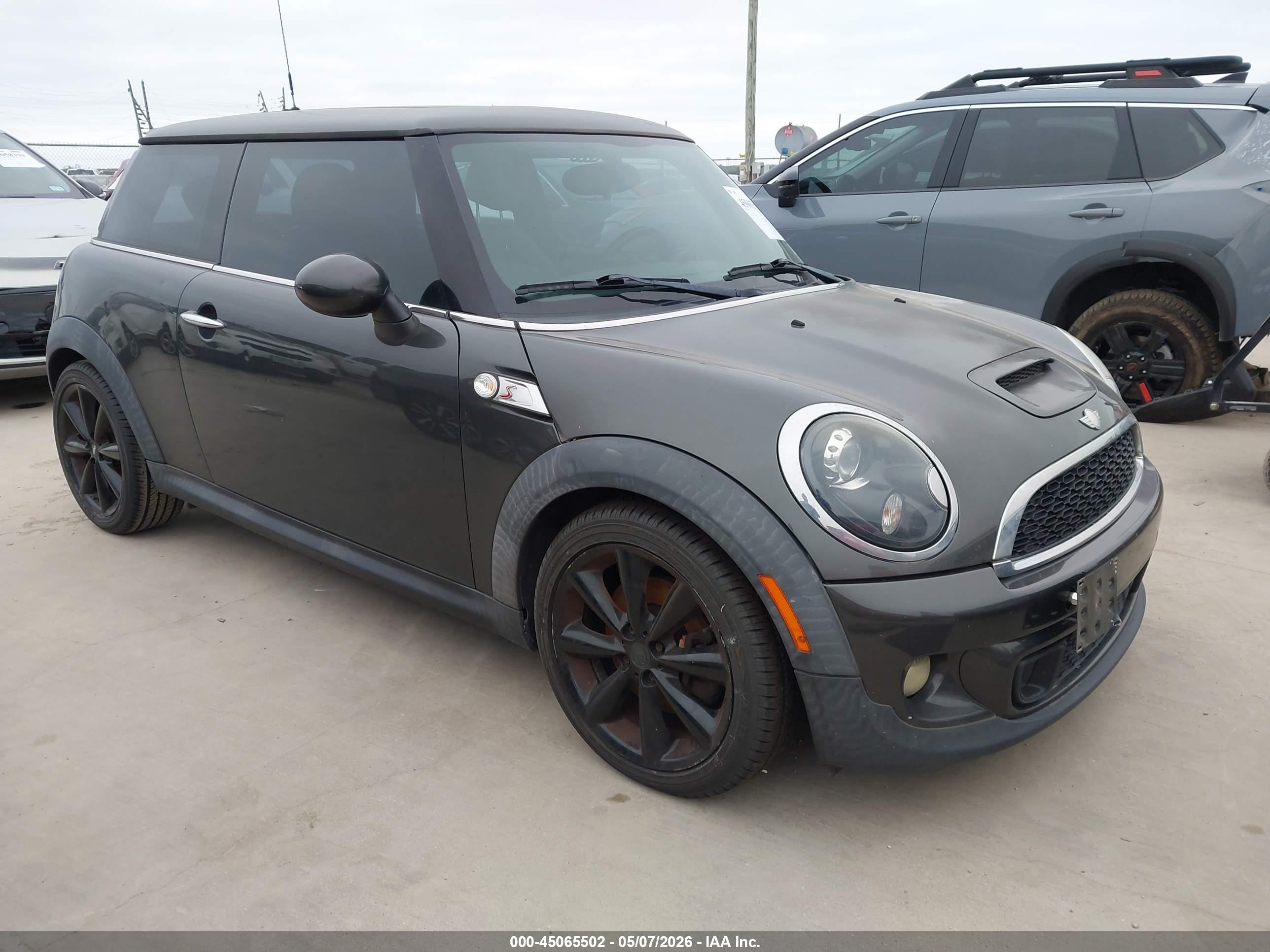 2011 MINI Hardtop S, VIN WMWSV3C59BTY15749 — Обычный износ