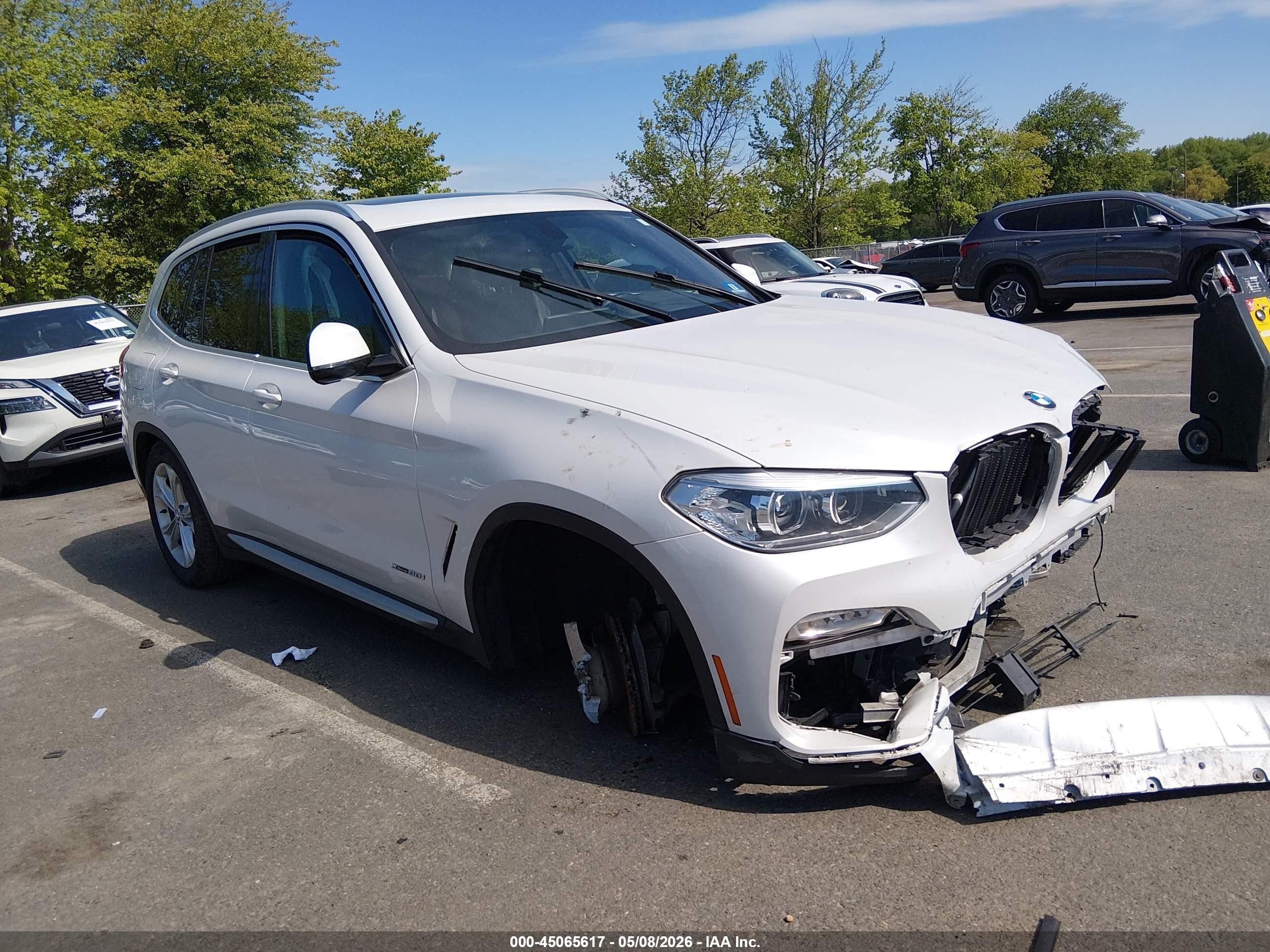 2018 BMW X3 xDrive30i, VIN 5UXTR9C58JLD61119 — Front end