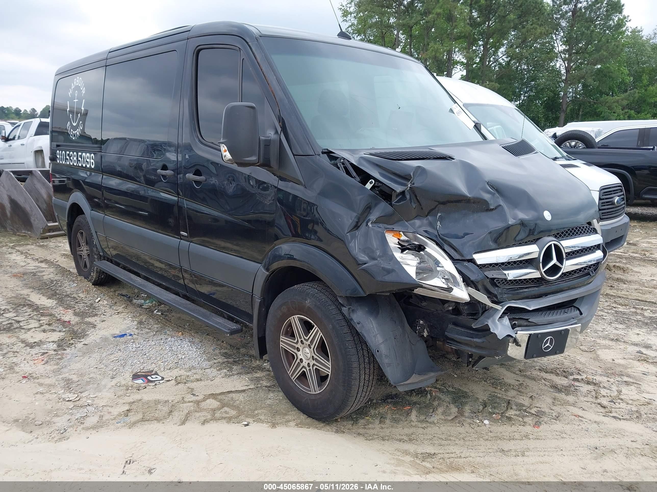 2013 Mercedes-Benz Sprinter Passenger, VIN WDZPE7CC8D5788095 — Front end
