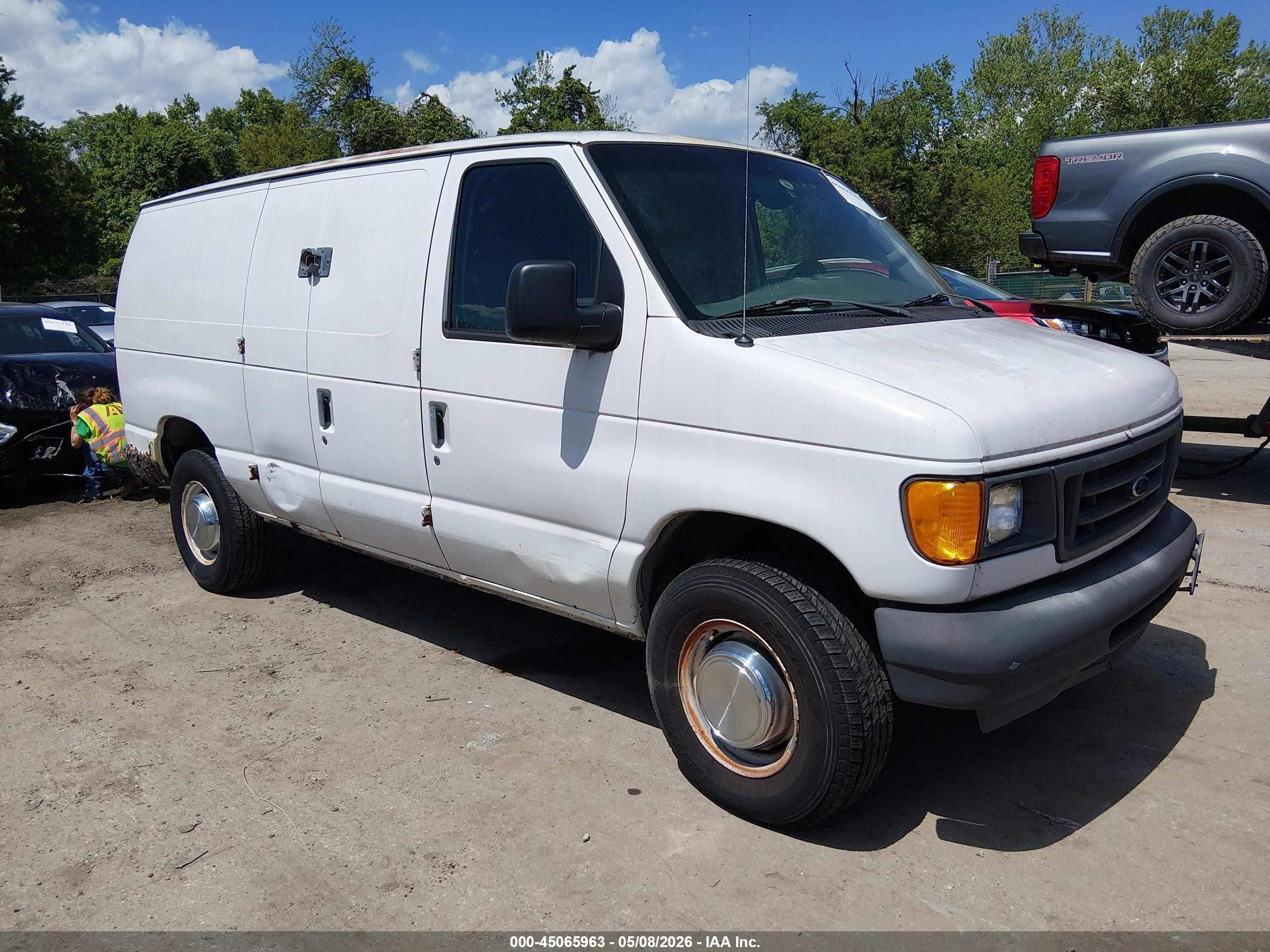 2005 Ford Econoline Cargo, VIN 1FTNE24W75HA80245 — Auction photo