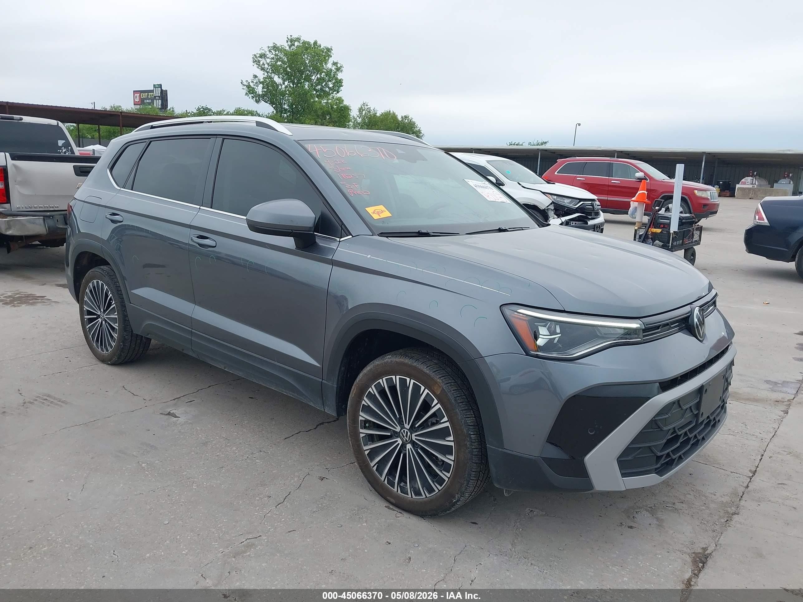 2025 Volkswagen Taos SE, VIN 3VVEC7B28SM046486 — Hail