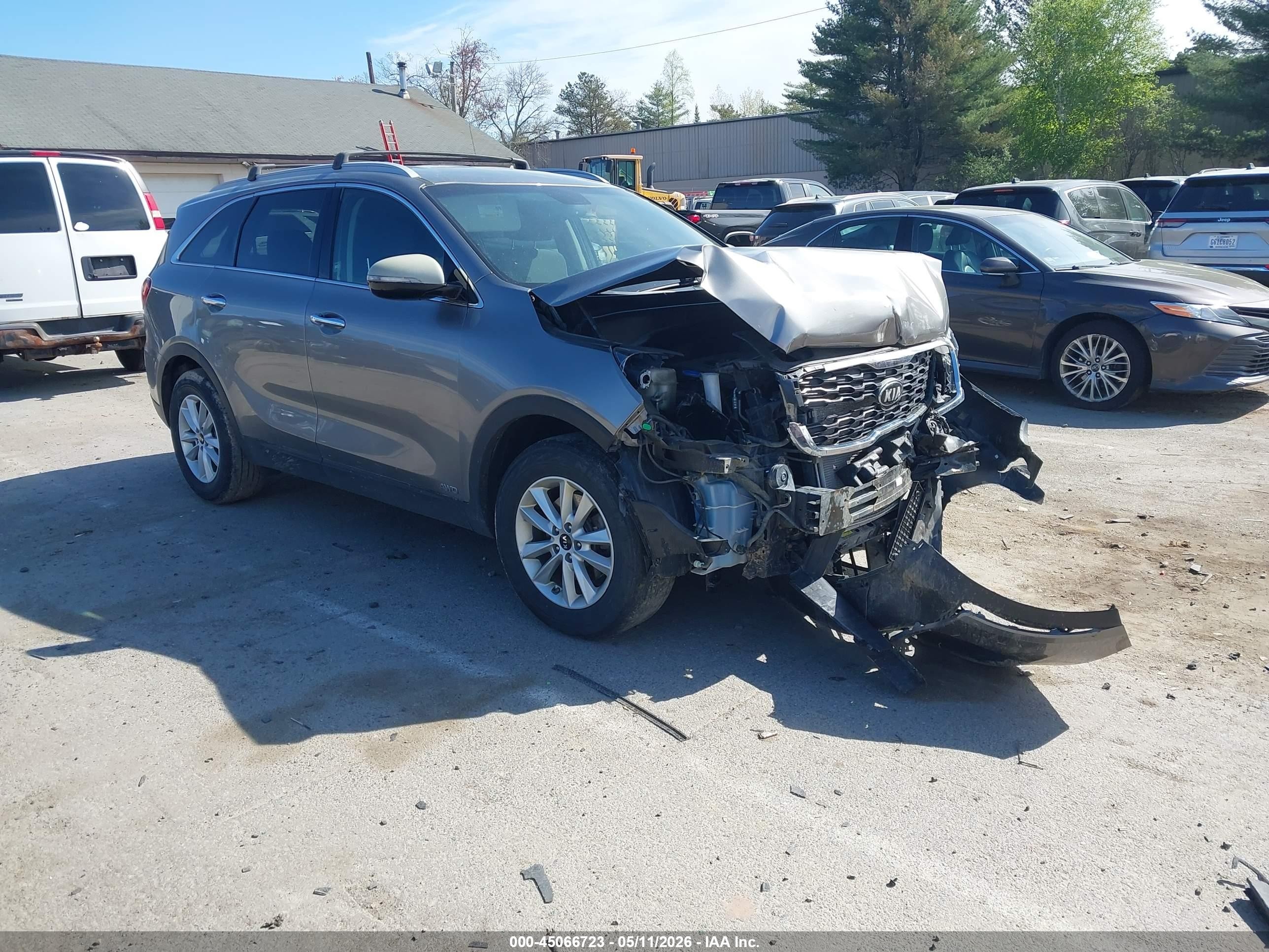 2019 Kia Sorento LX, VIN 5XYPGDA36KG540833 — Front end