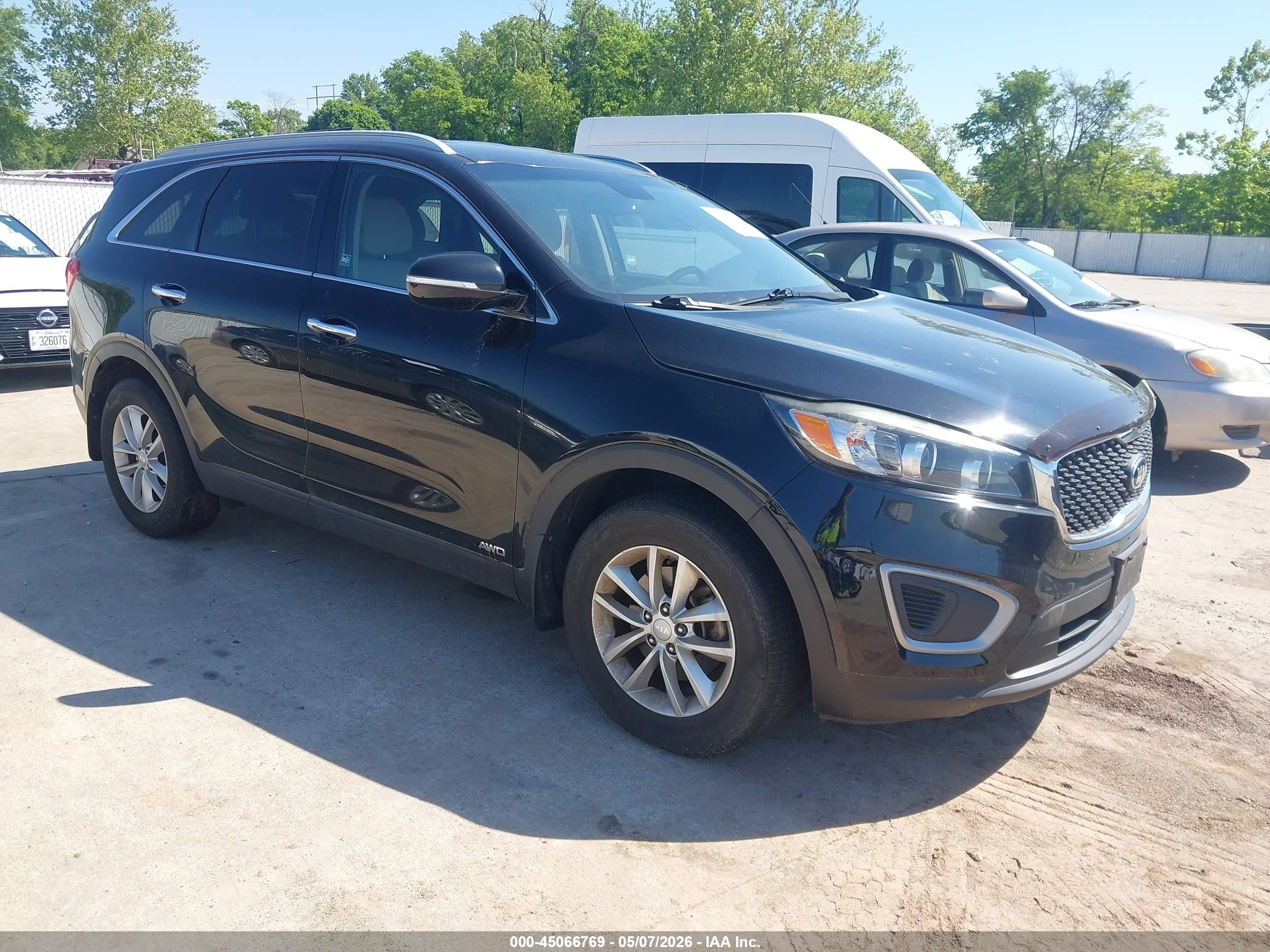2016 Kia Sorento LX, VIN 5XYPGDA38GG050952 — Normal wear