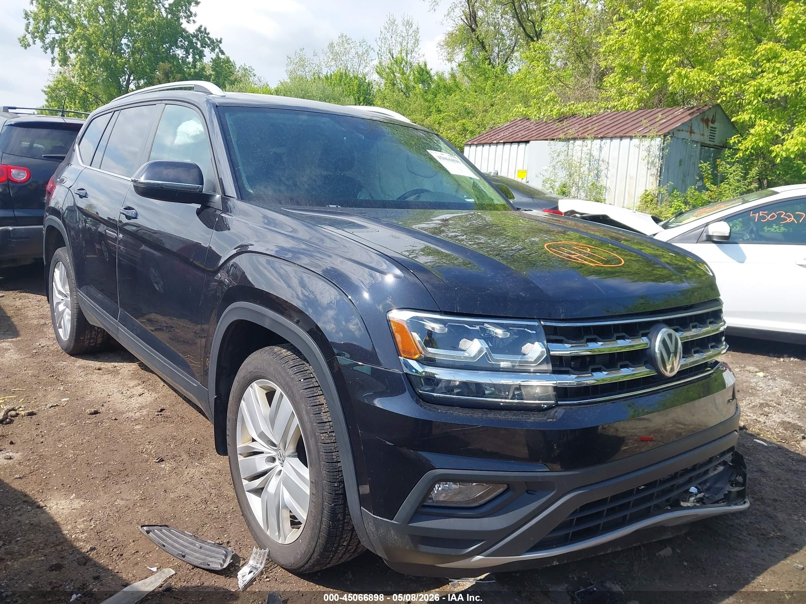 2019 Volkswagen Atlas SE, VIN 1V2WP2CA8KC572519 — Front end