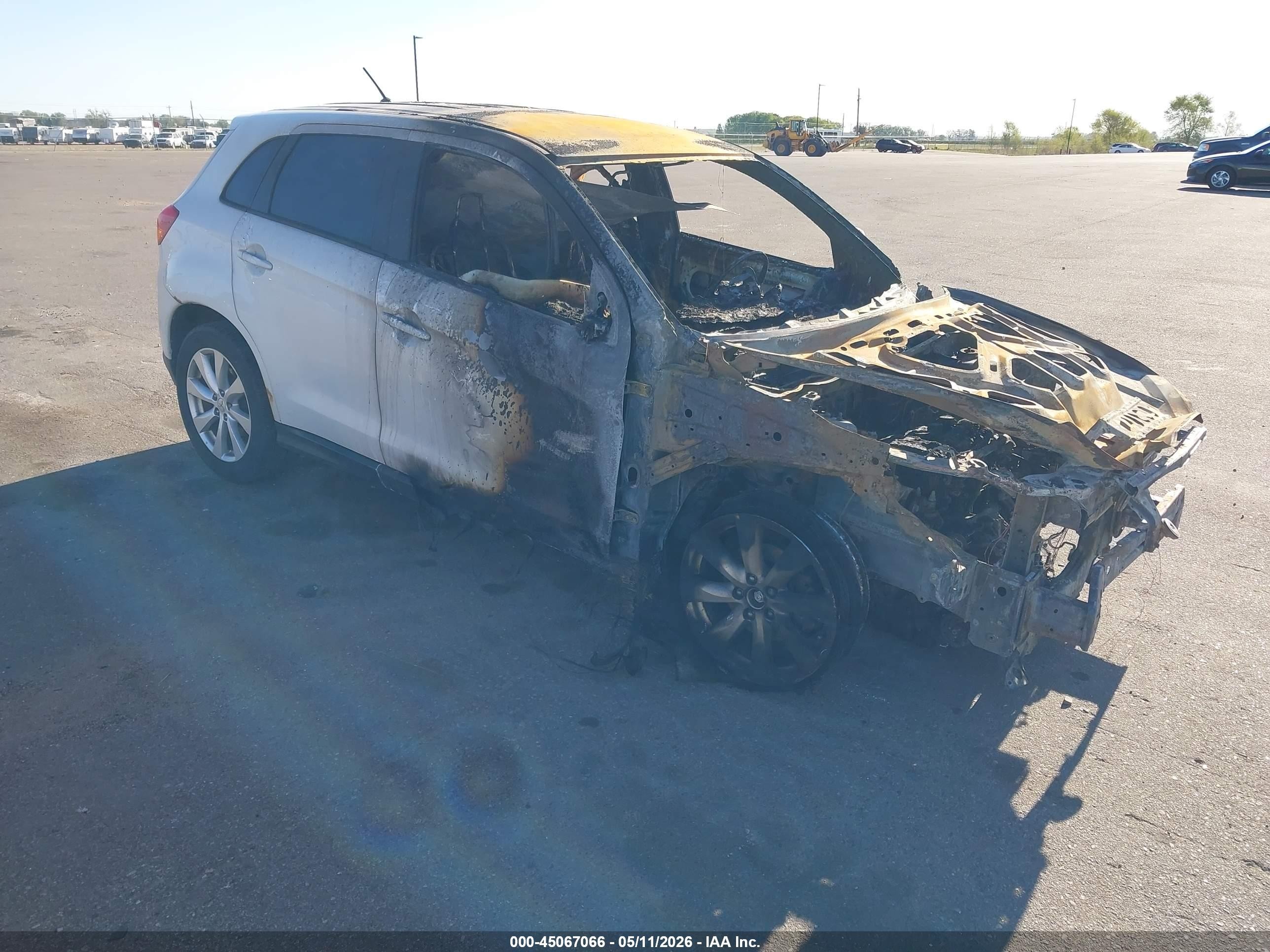 2015 Mitsubishi Outlander ES, VIN 4A4AR3AU6FE004605 — Engine fire