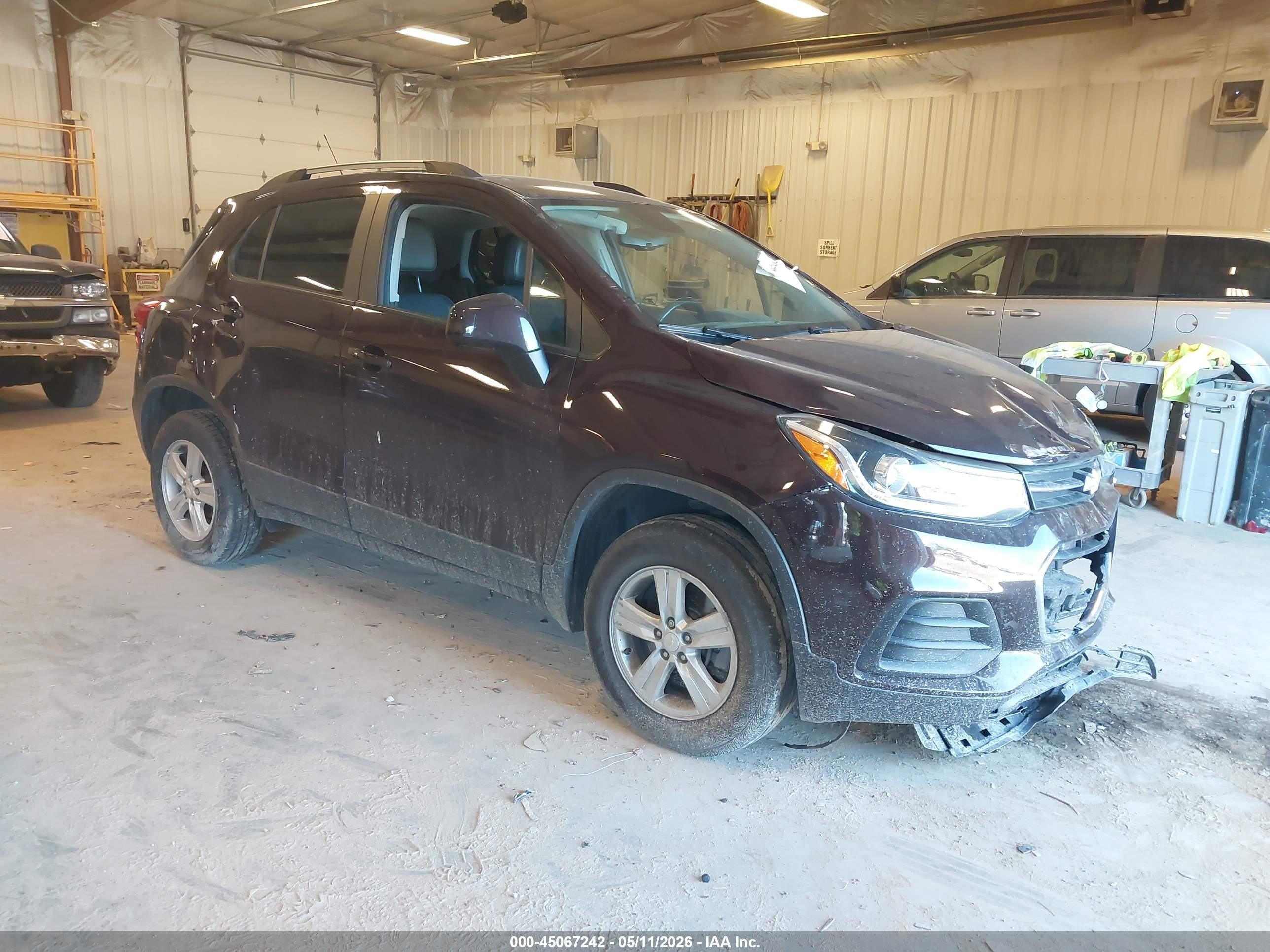 2022 Chevrolet Trax LT, VIN KL7CJPSM8NB513914 — Перед