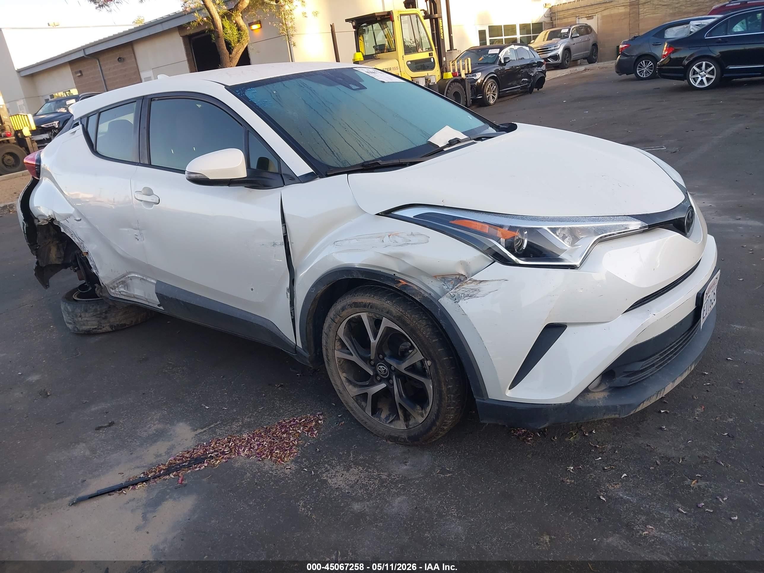 2018 Toyota C-HR XLE, VIN JTNKHMBX6J1008274 — Side
