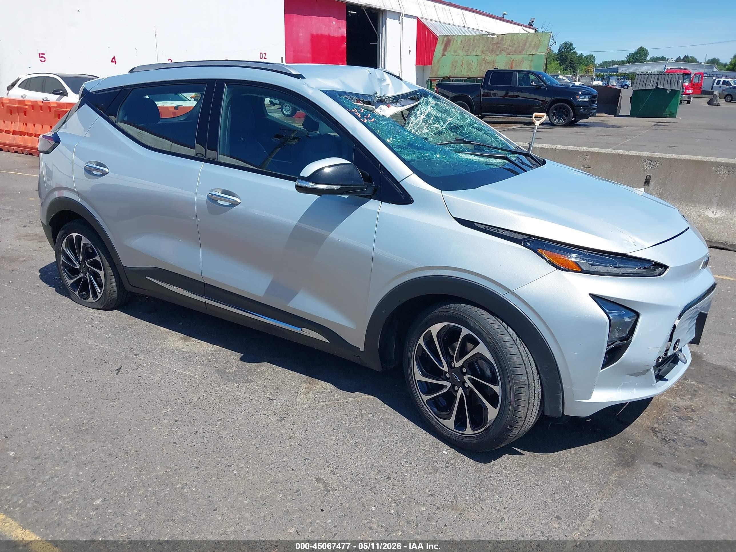 2022 Chevrolet Bolt EUV Premier, VIN 1G1FZ6S07N4126591 — Front end