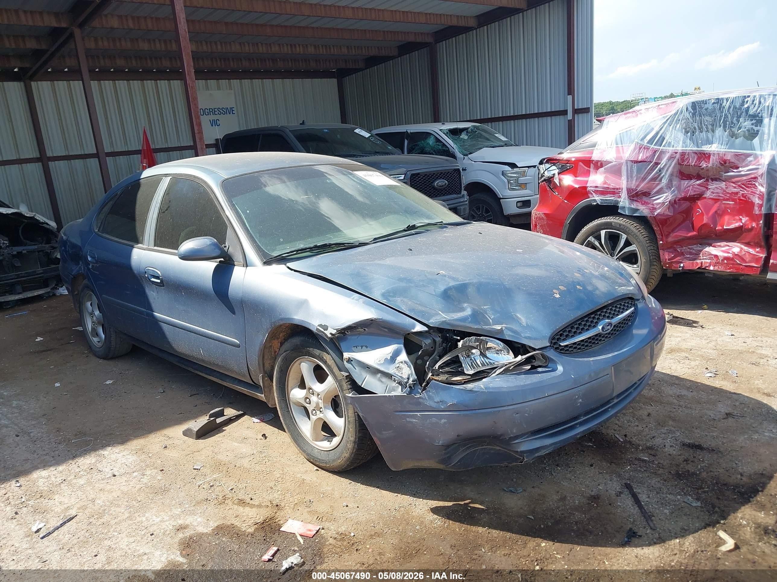 2000 Ford Taurus SE, VIN 1FAFP53U4YA266747 — Front end