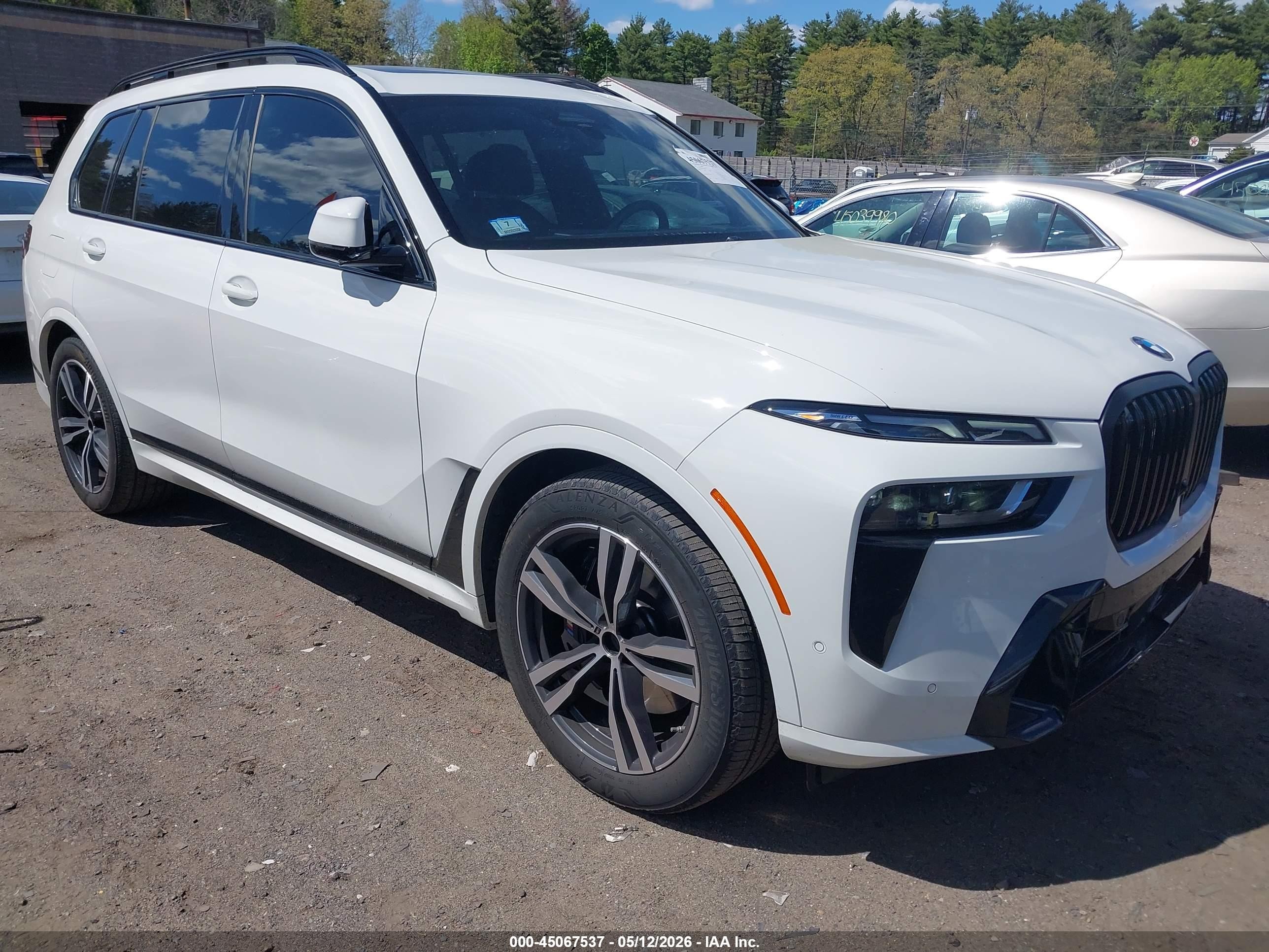 2026 BMW X7 xDrive40i, VIN 5UX23EM03T9048873 — Rear end