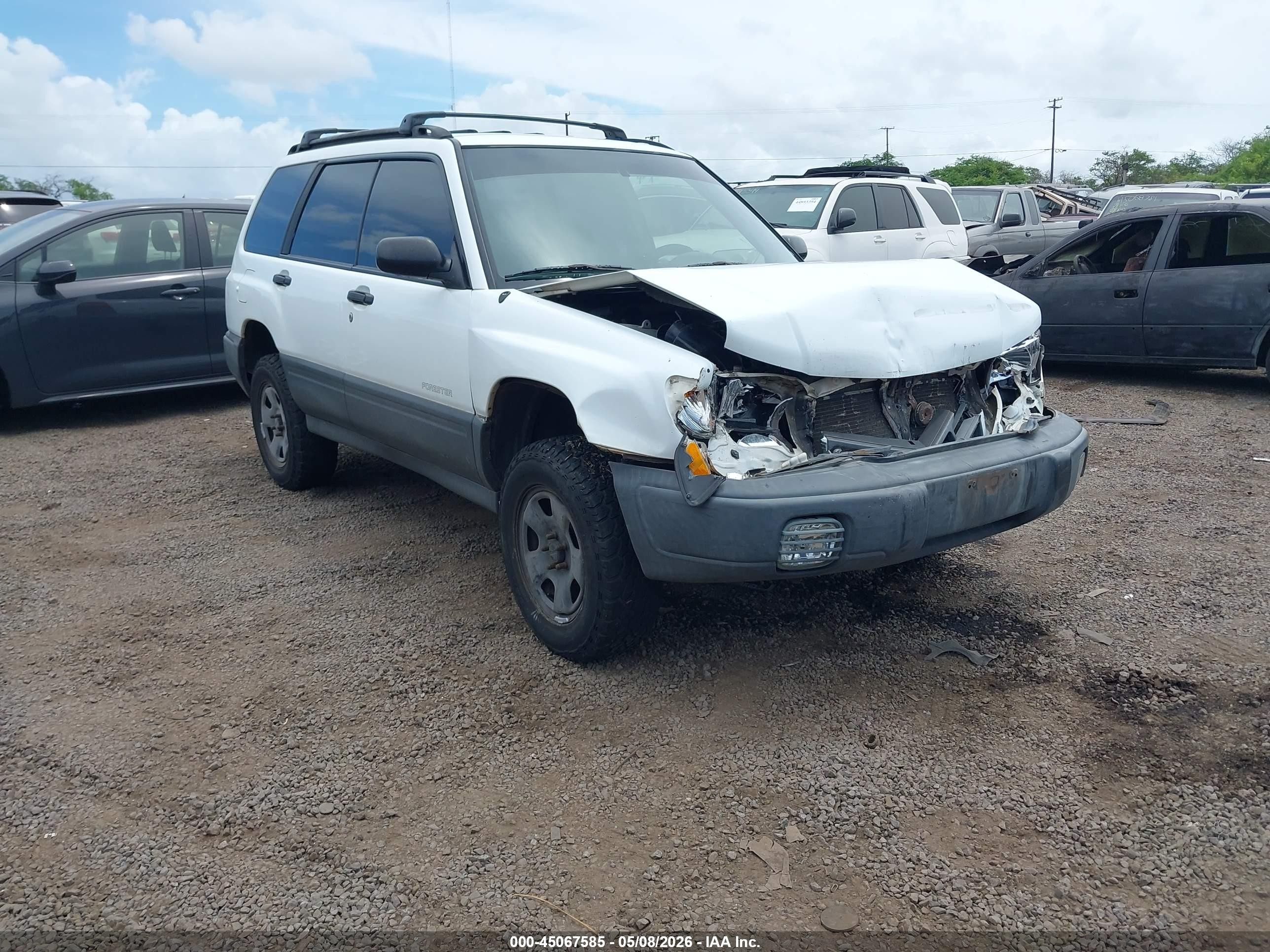 2000 Subaru Forester L, VIN JF1SF6354YH726190 — Перед