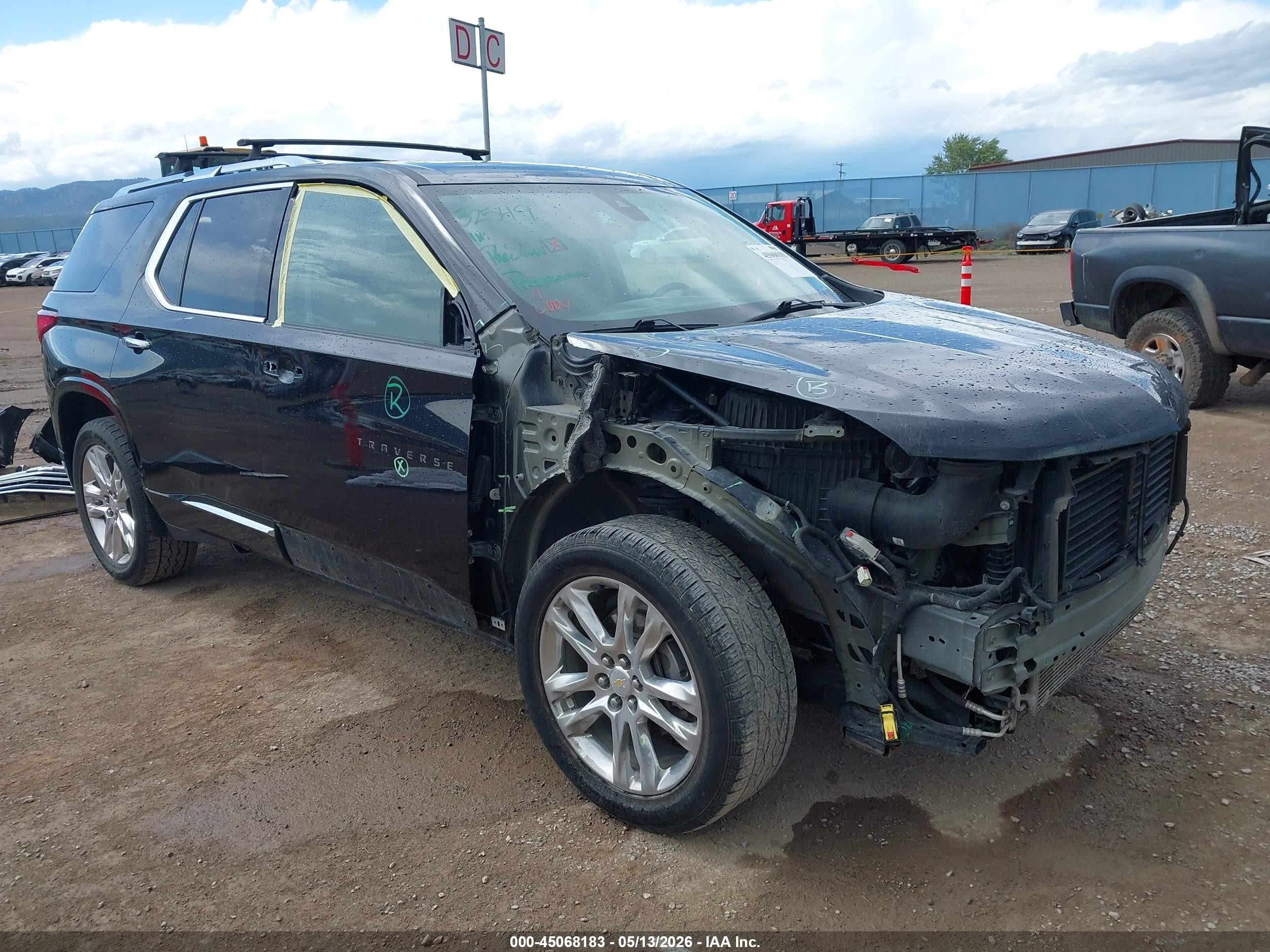 2018 Chevrolet Traverse High Country, VIN 1GNEVKKW8JJ168380 — Front end