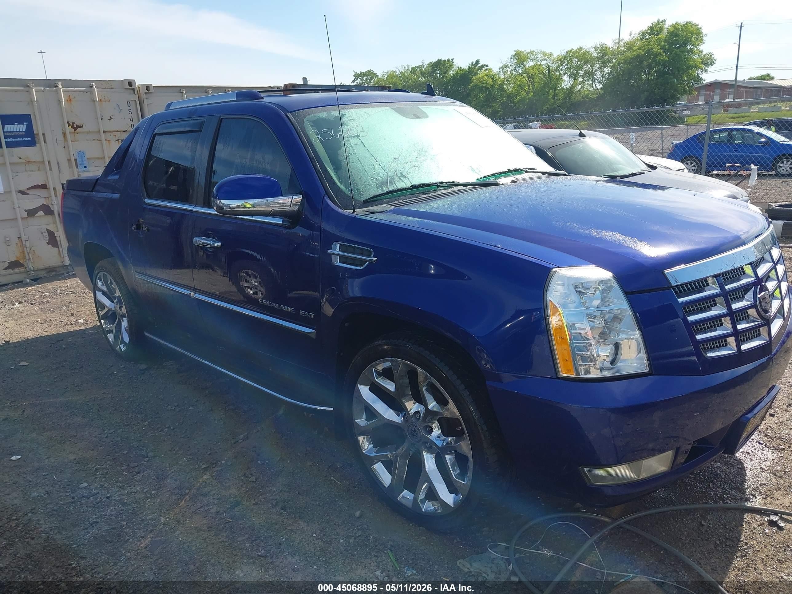 2010 Cadillac Escalade EXT Luxury, VIN 3GYVKMEF4AG256203 — Normal wear