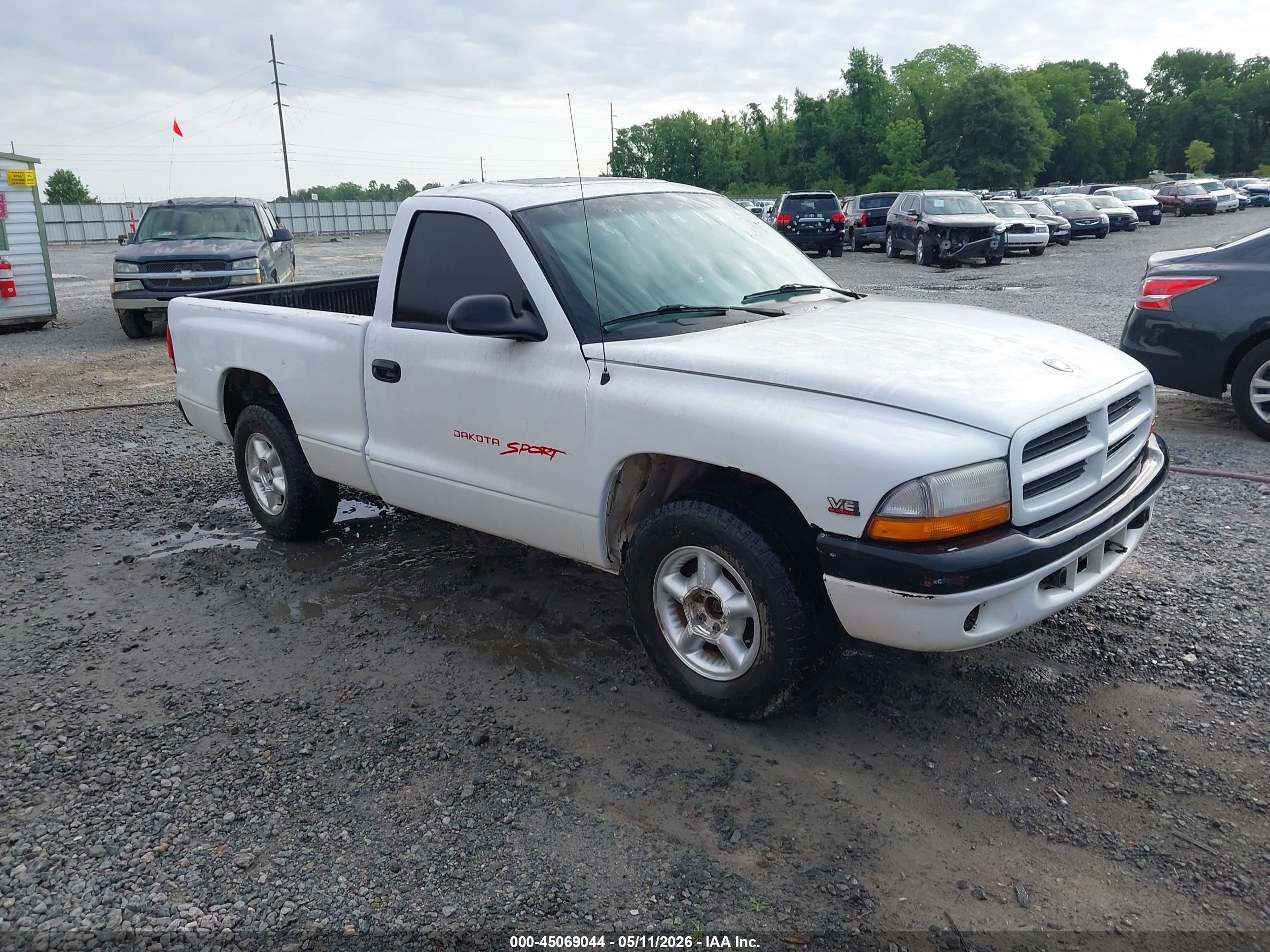 1997 Dodge Dakota, VIN 1B7FL26X3VS251883 — Перед
