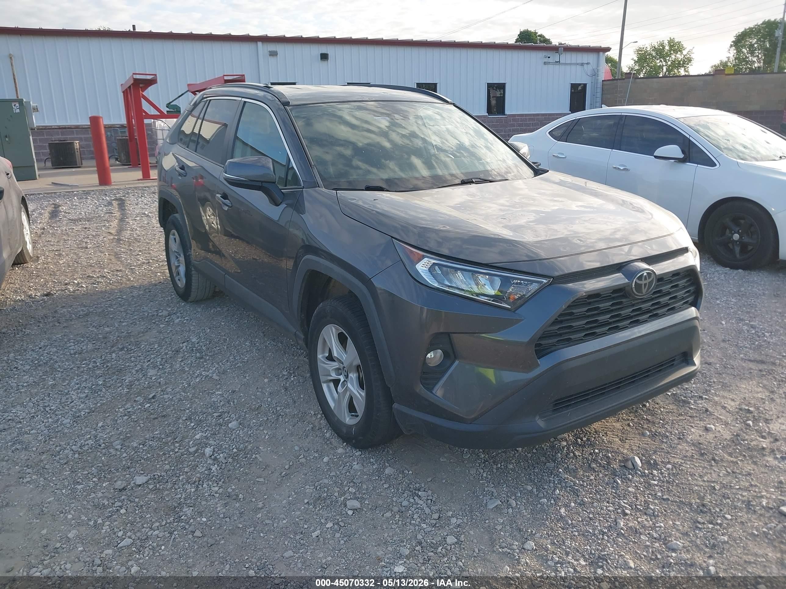 2020 Toyota RAV4 XLE, VIN 2T3W1RFV0LC053040 — Hail