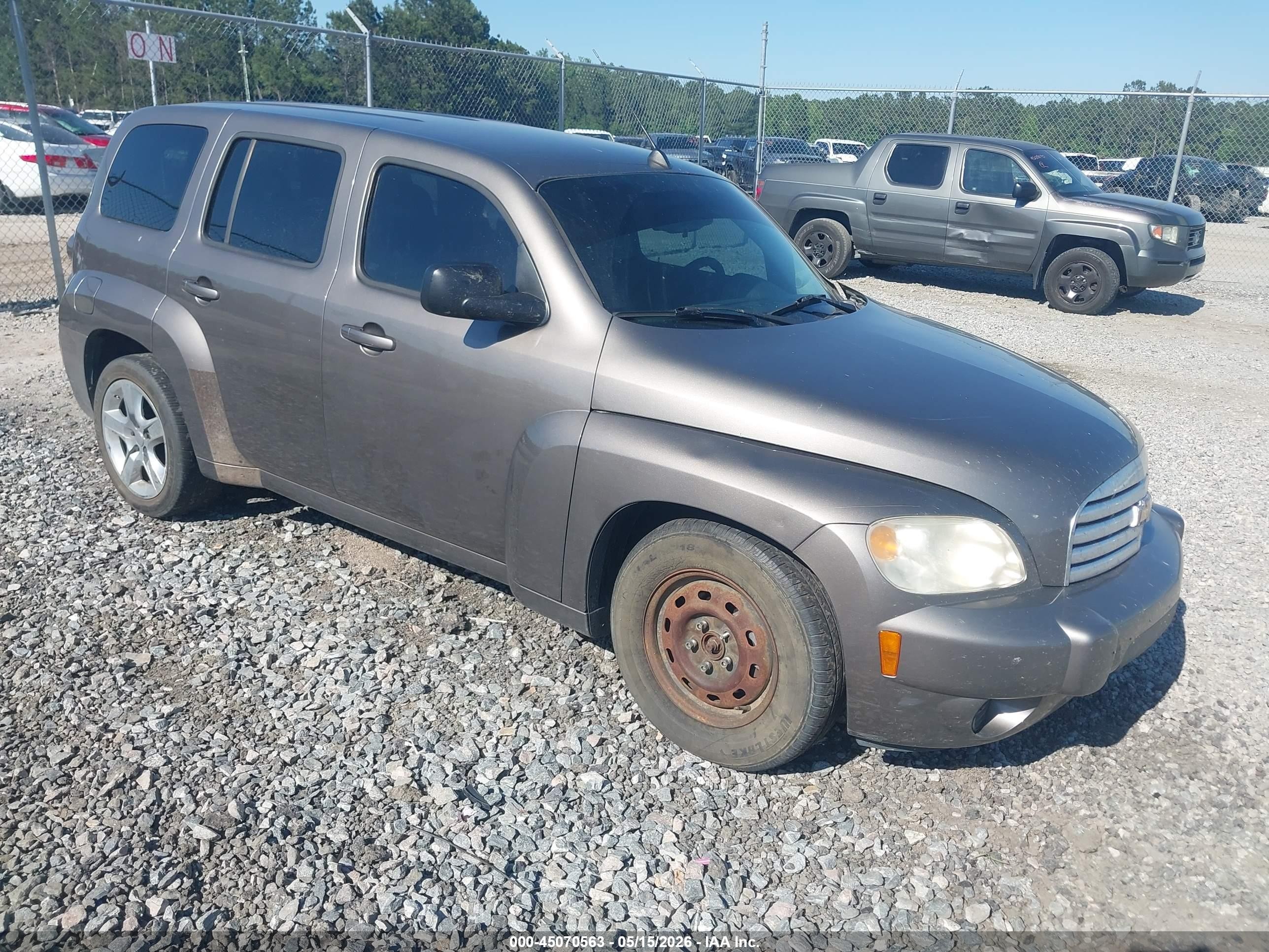 2011 Chevrolet HHR LS, VIN 3GNBAAFW2BS622142 — Front end