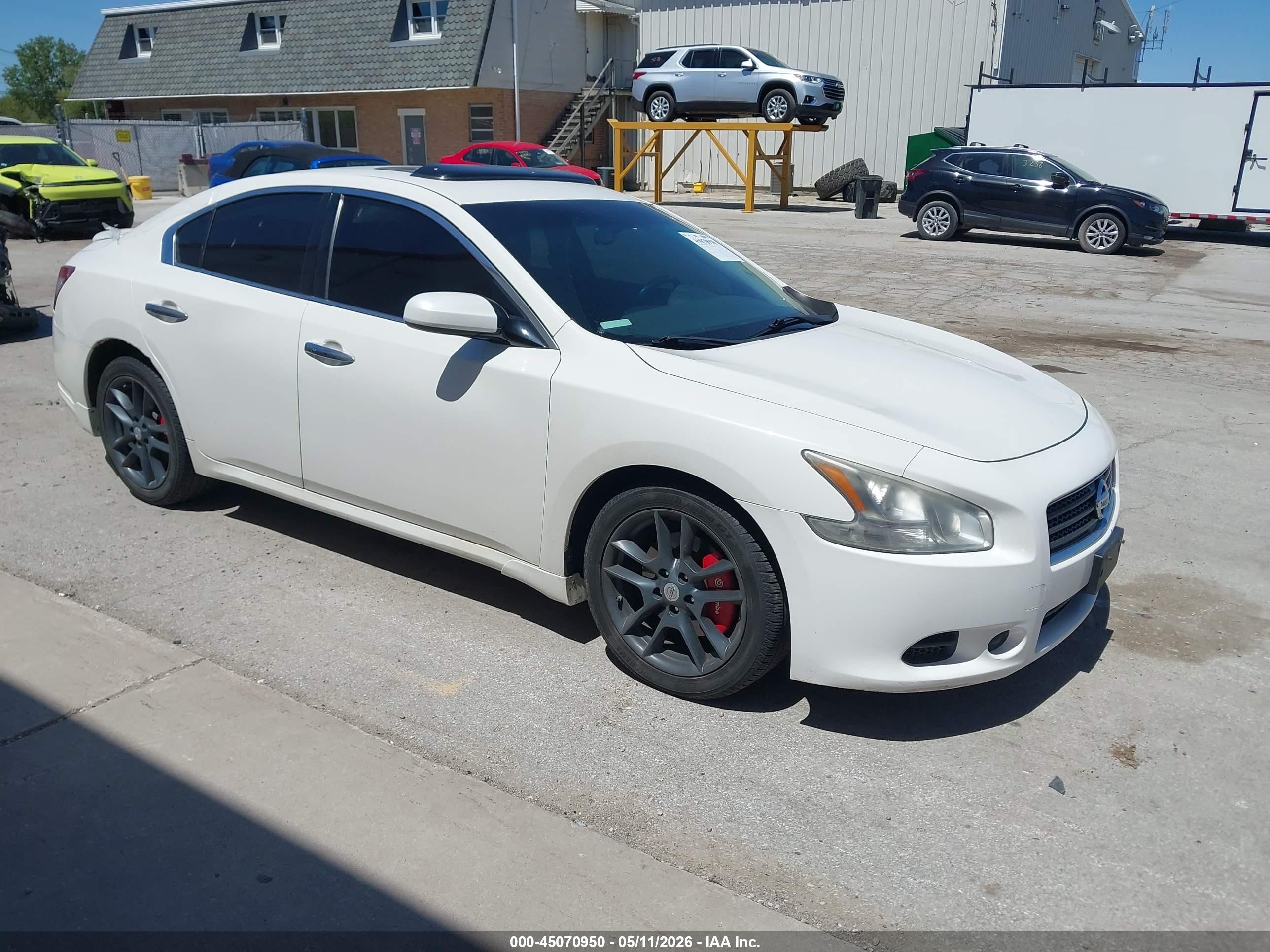 2010 Nissan Maxima SV, VIN 1N4AA5AP1AC853989 — Side