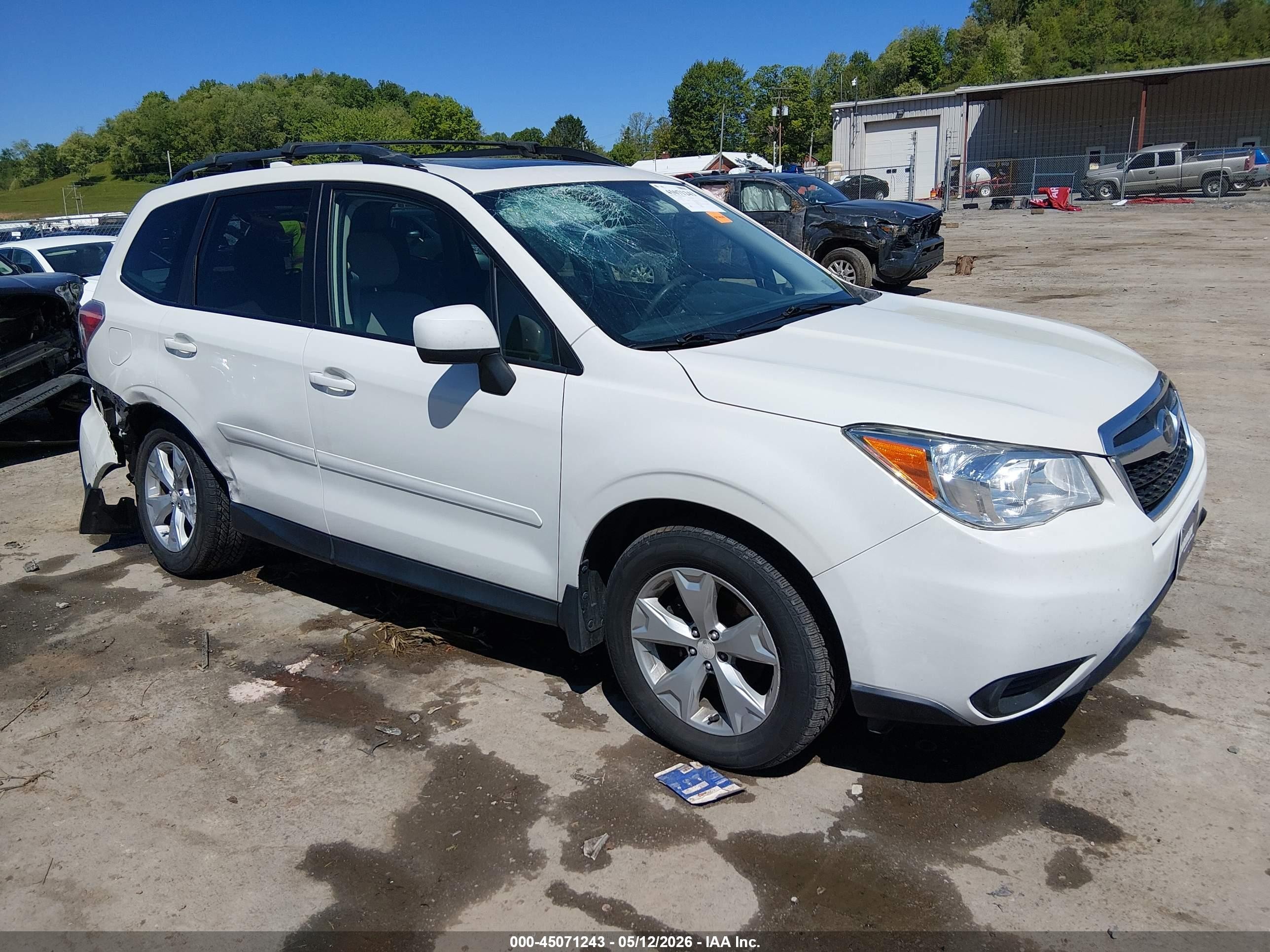 2016 Subaru Forester Premium, VIN JF2SJADC1GH417320 — Бок