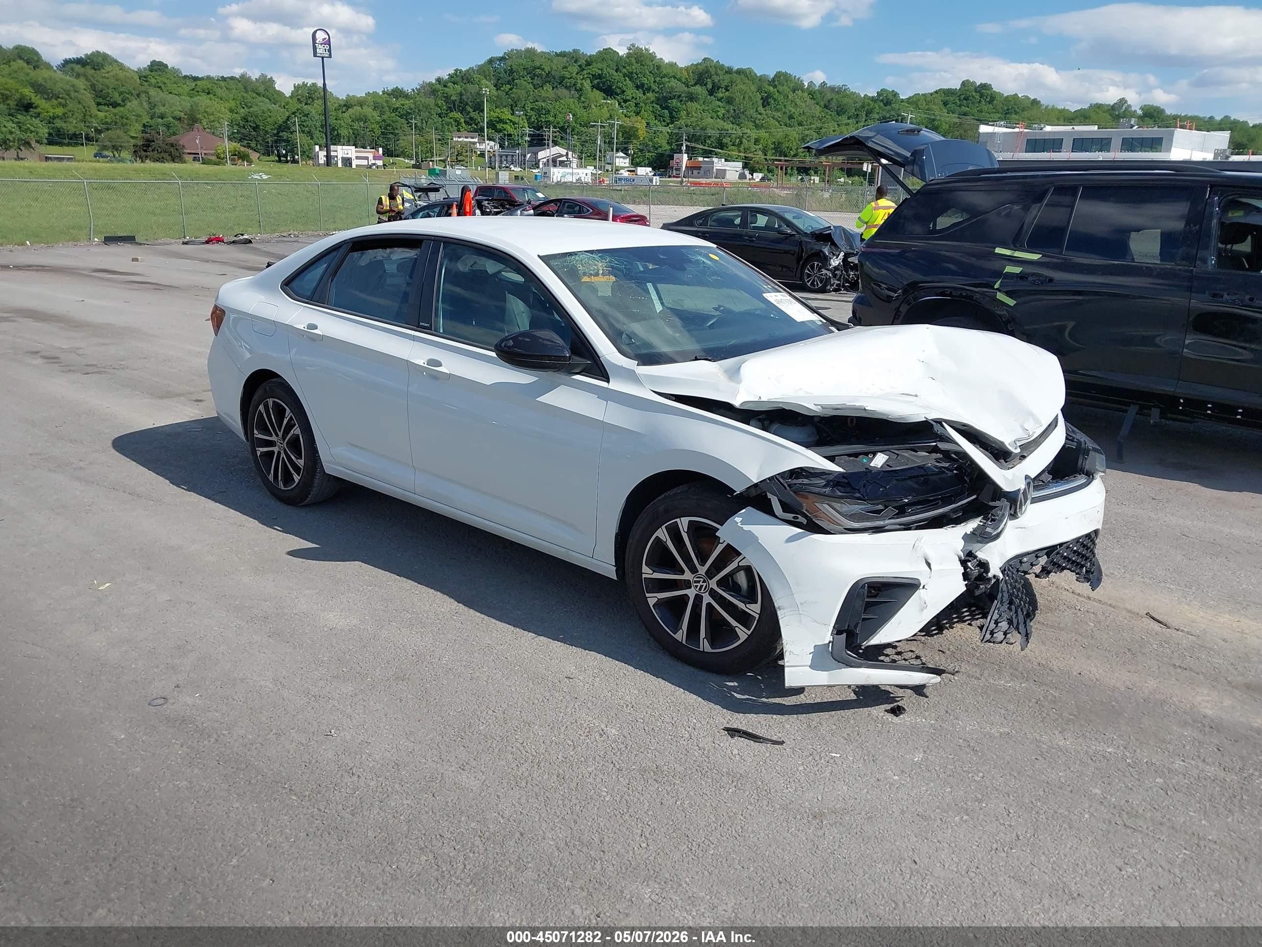 2025 Volkswagen Jetta Sport, VIN 3VWBX7BU0SM030447 — Front end