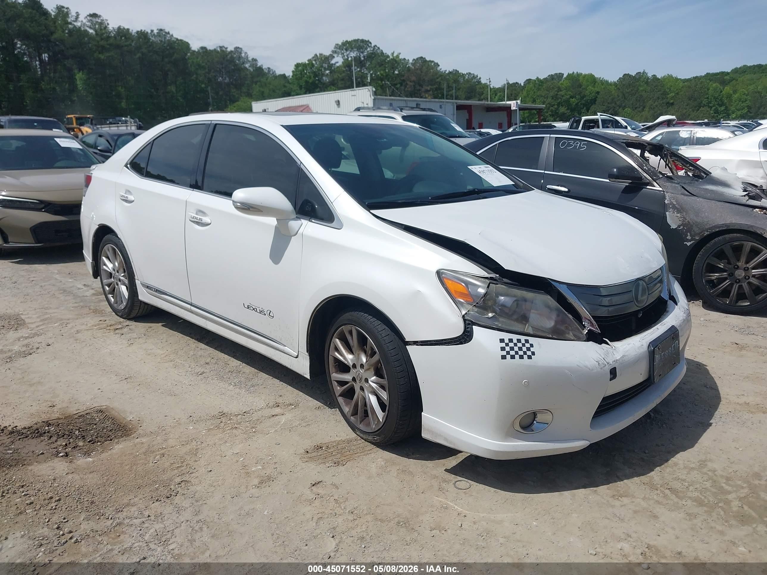 2010 Lexus HS 250h Premium, VIN JTHBB1BA7A2003805 — Front end