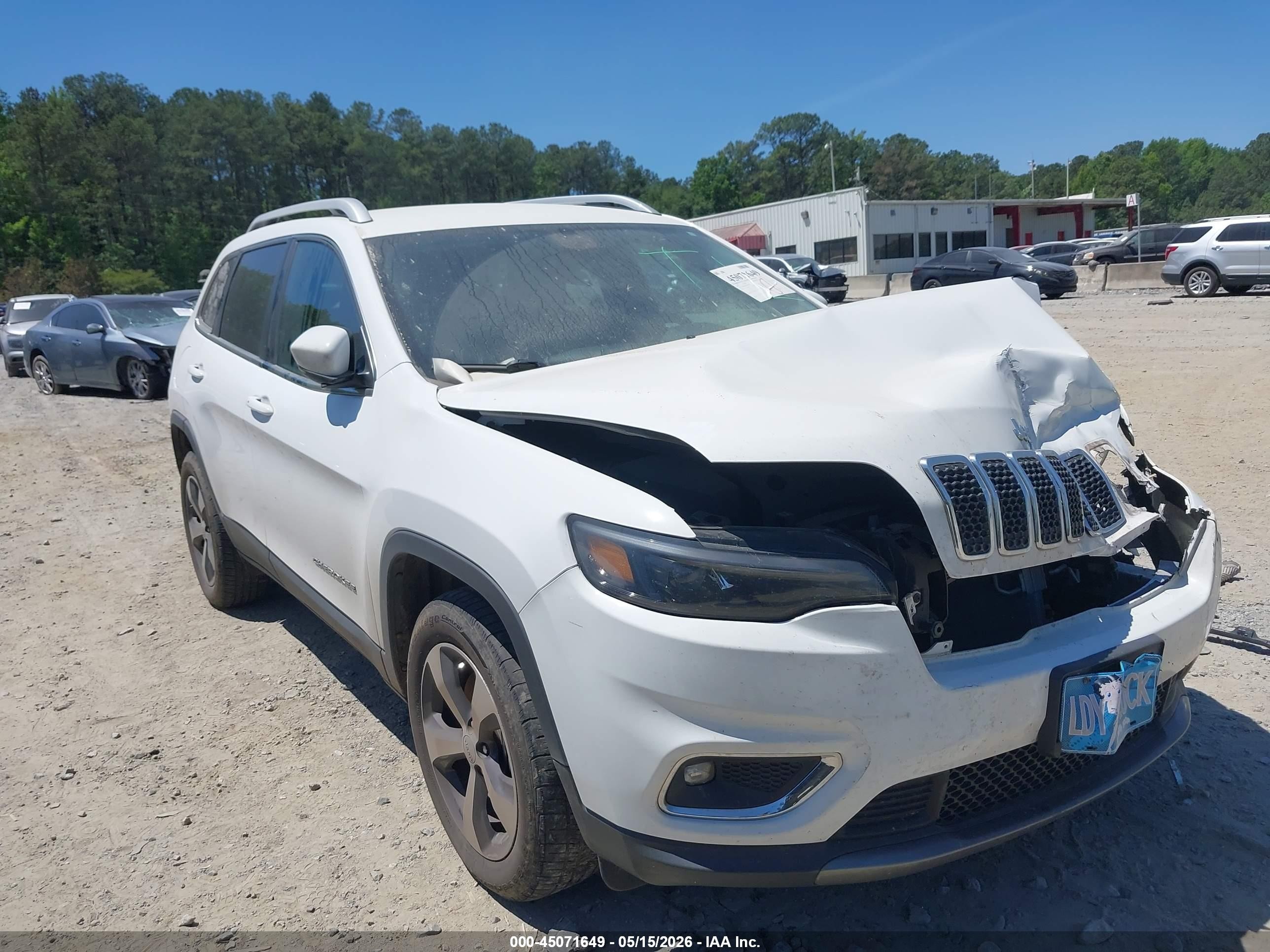2019 Jeep Cherokee Limited, VIN 1C4PJMDXXKD442841 — Front end