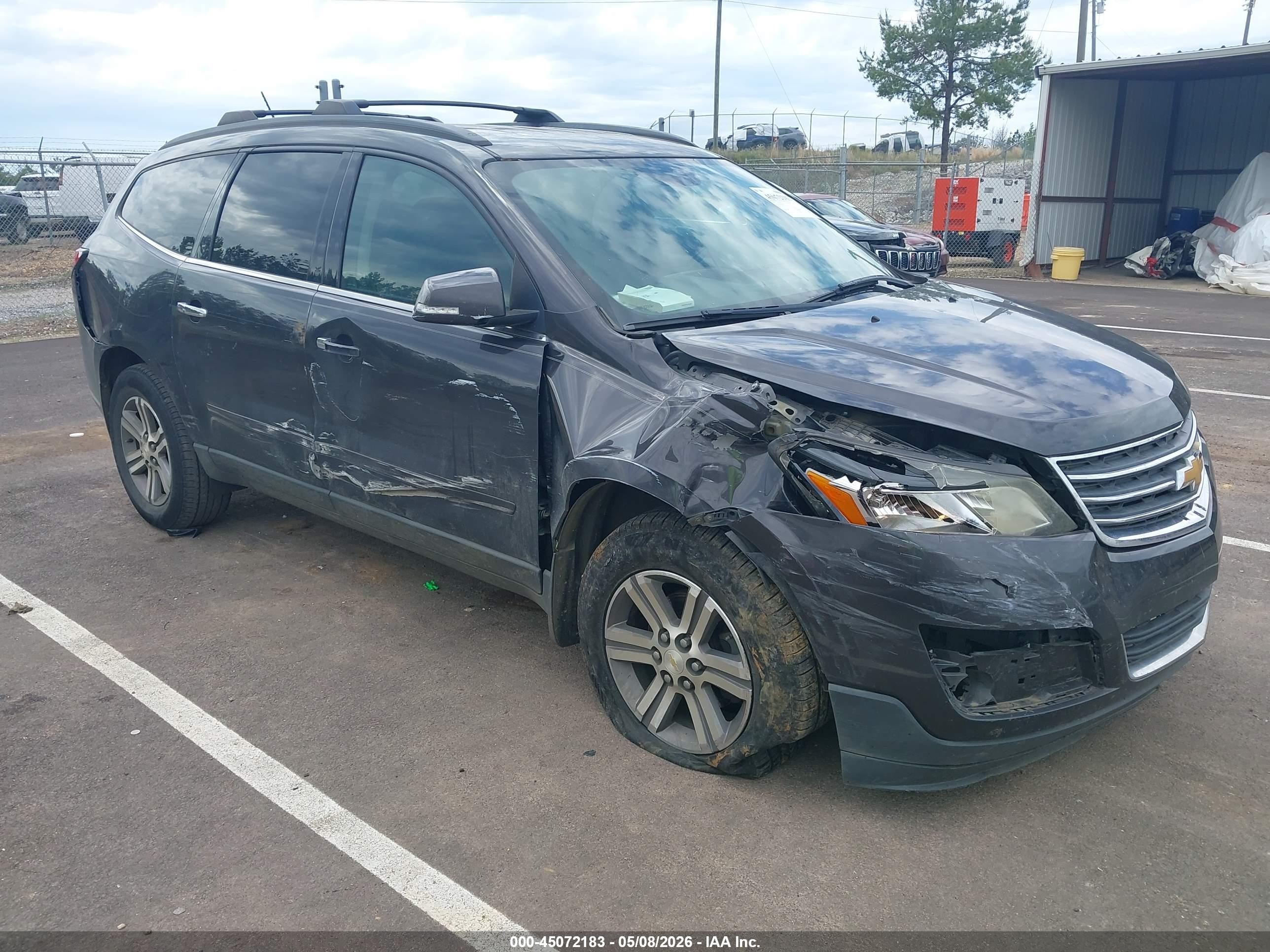 2015 Chevrolet Traverse LT, VIN 1GNKRHKD3FJ102075 — Side
