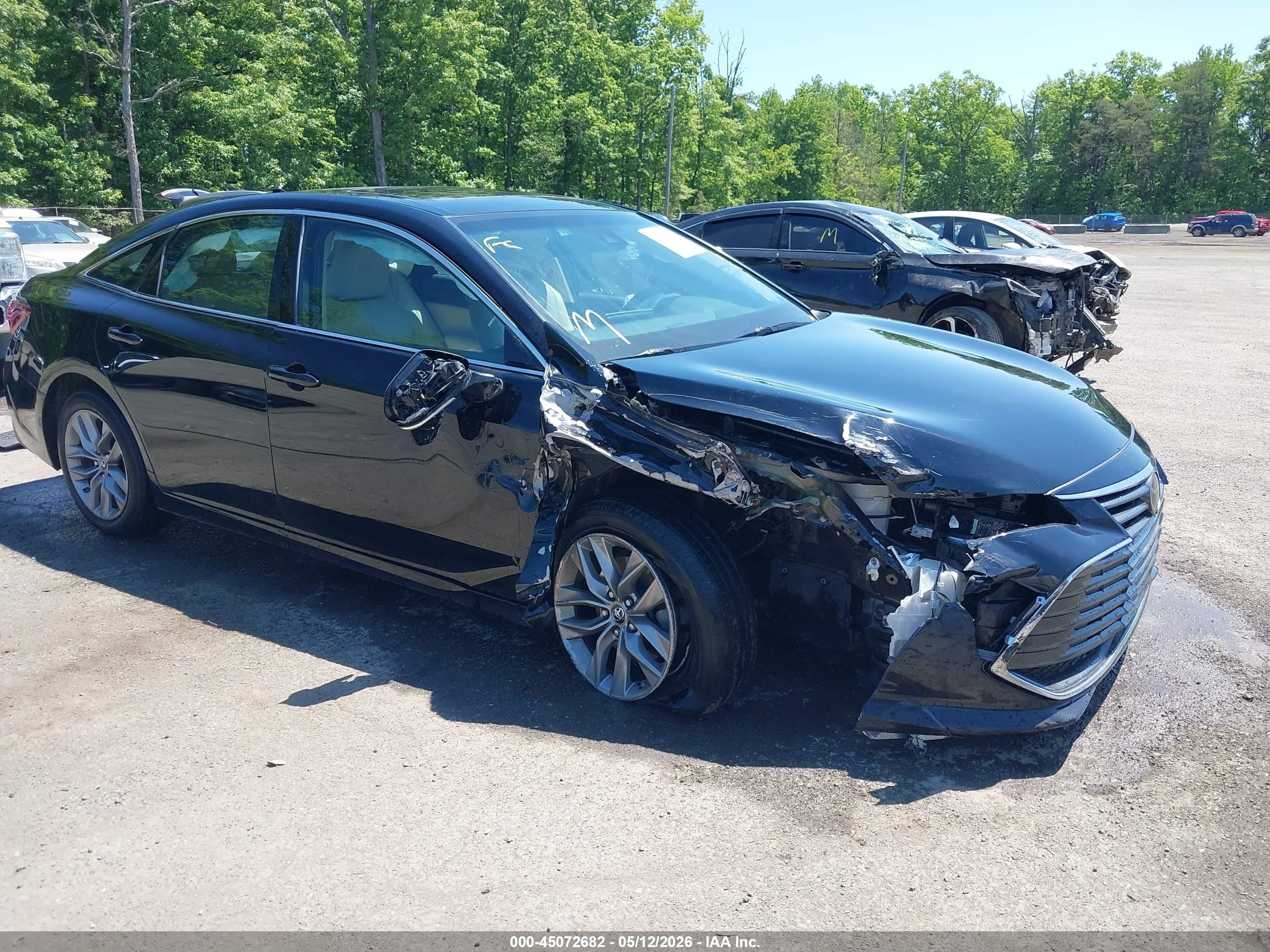 2019 Toyota Avalon Limited, VIN 4T1BZ1FB6KU032844 — Front end