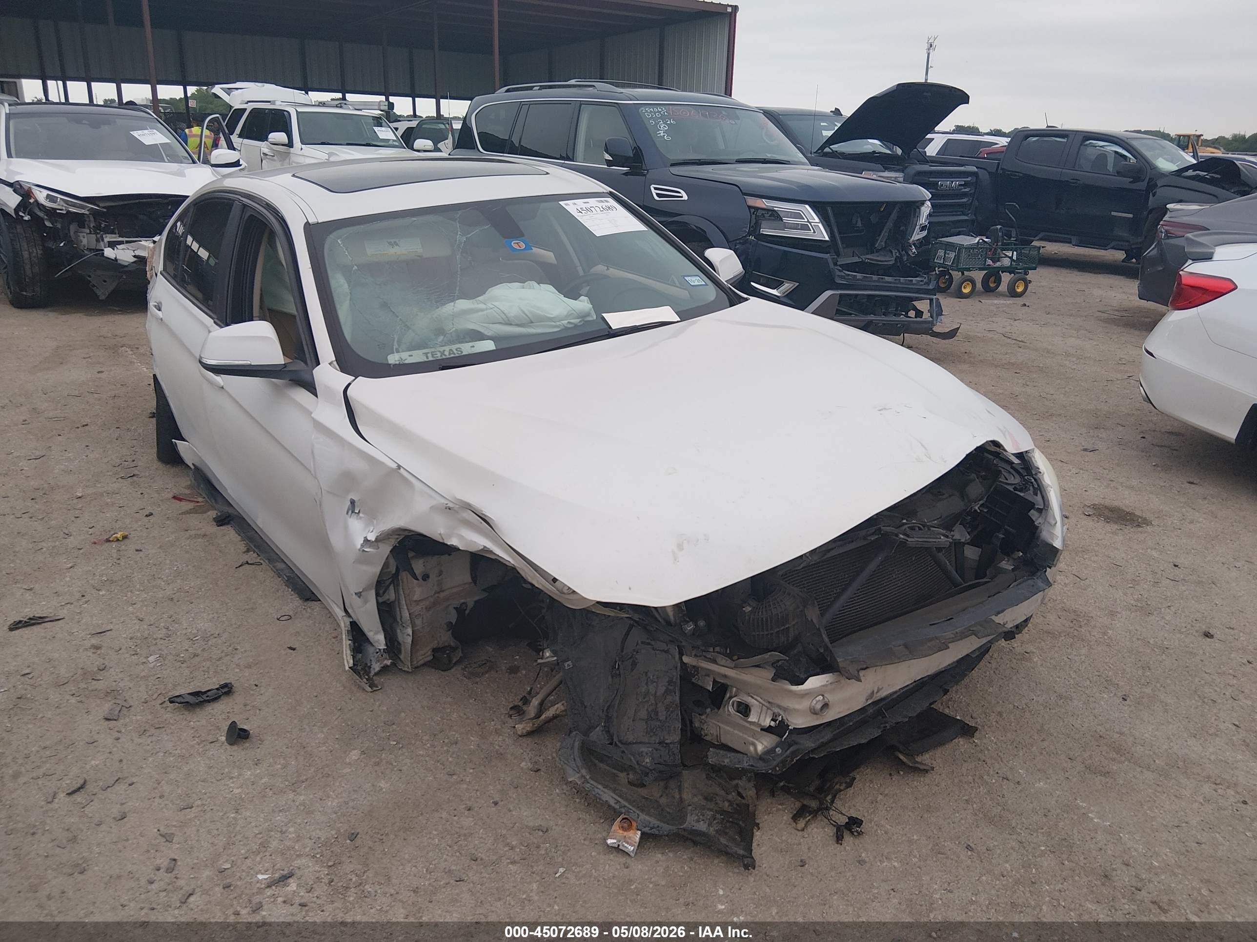 2015 BMW 3 Series 320i, VIN WBA3B1G50FNT63437 — Пожар в салоне