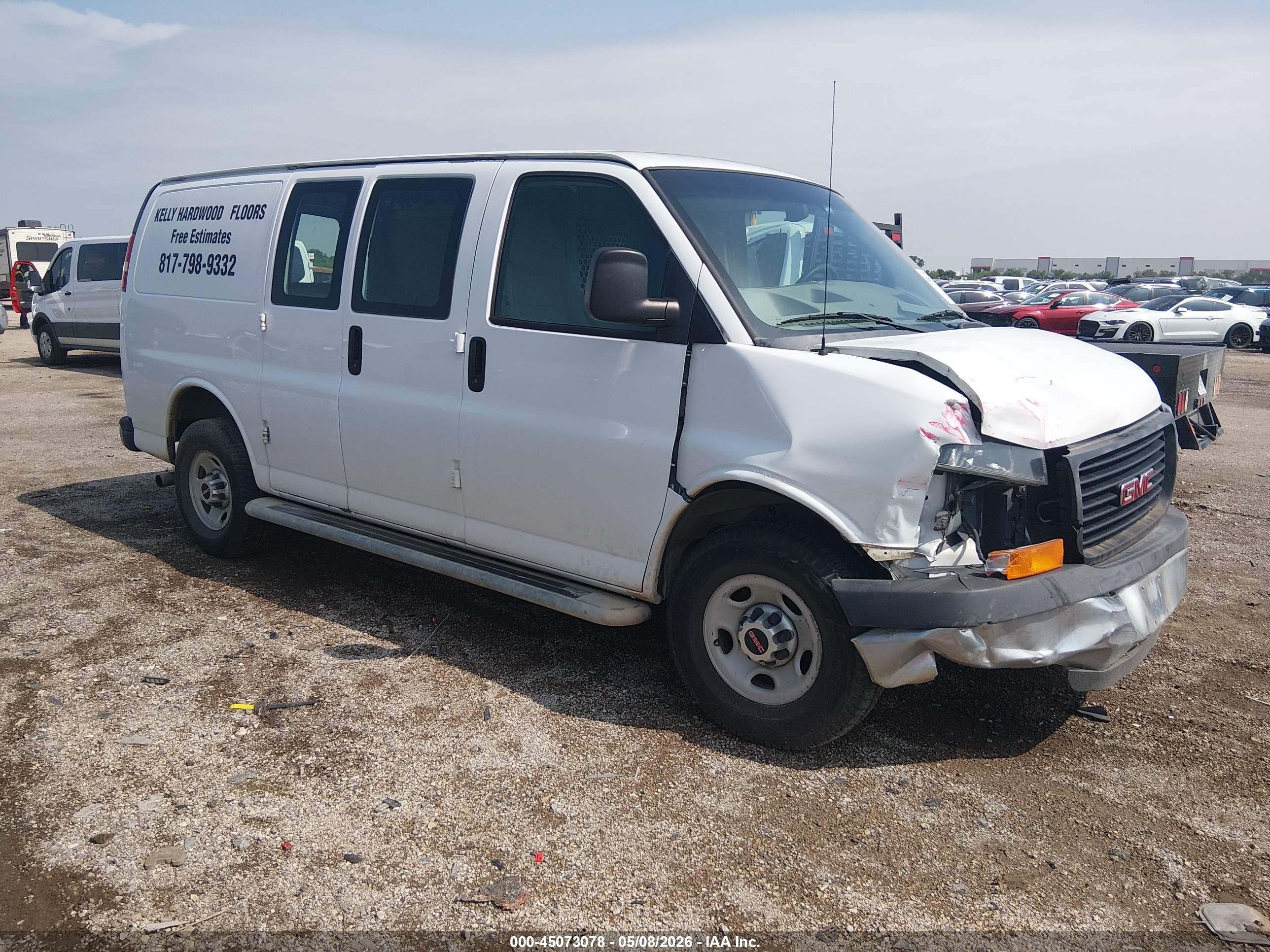 2015 GMC Savana Cargo, VIN 1GTW7FCF3F1902055 — Front end