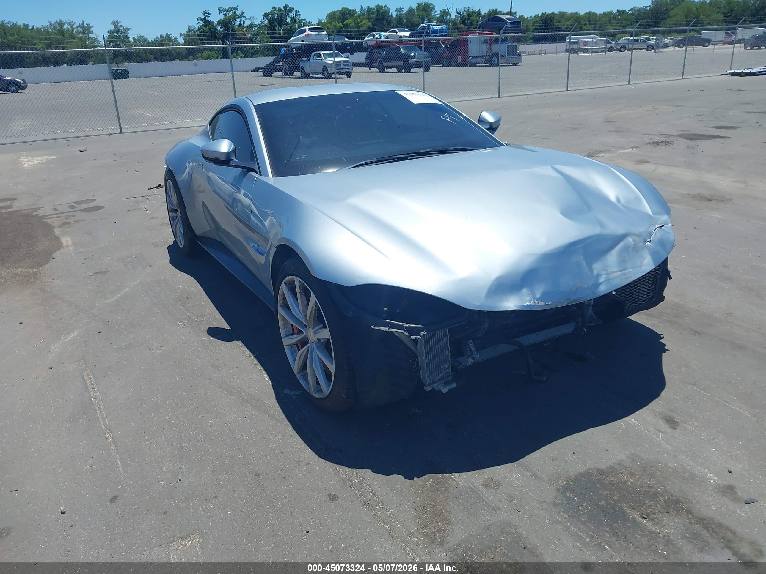 2020 Aston Martin Vantage, VIN SCFSMGAW5LGN03383 — Front end