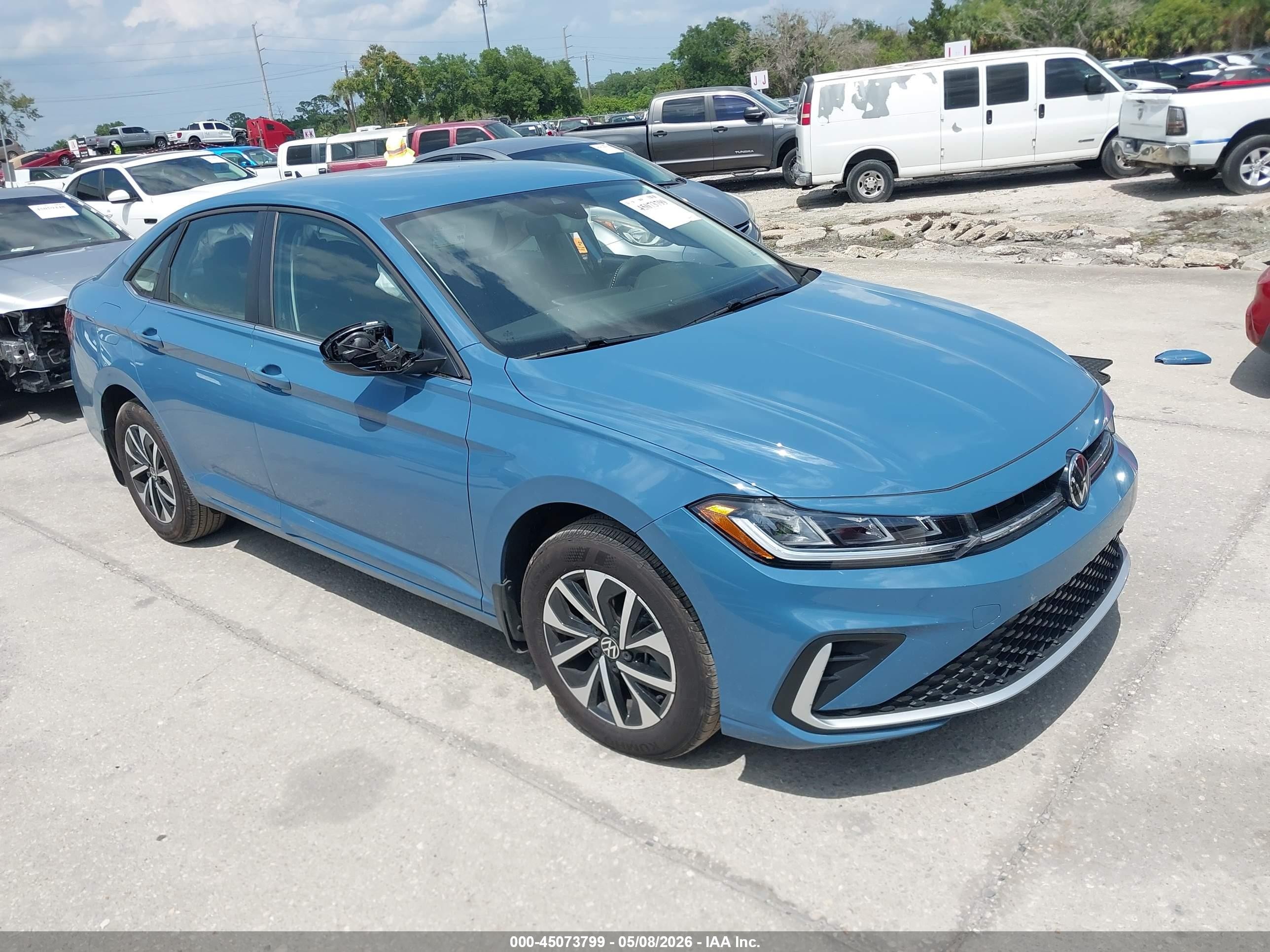 2025 Volkswagen Jetta S, VIN 3VW5X7BU7SM103701 — Бок