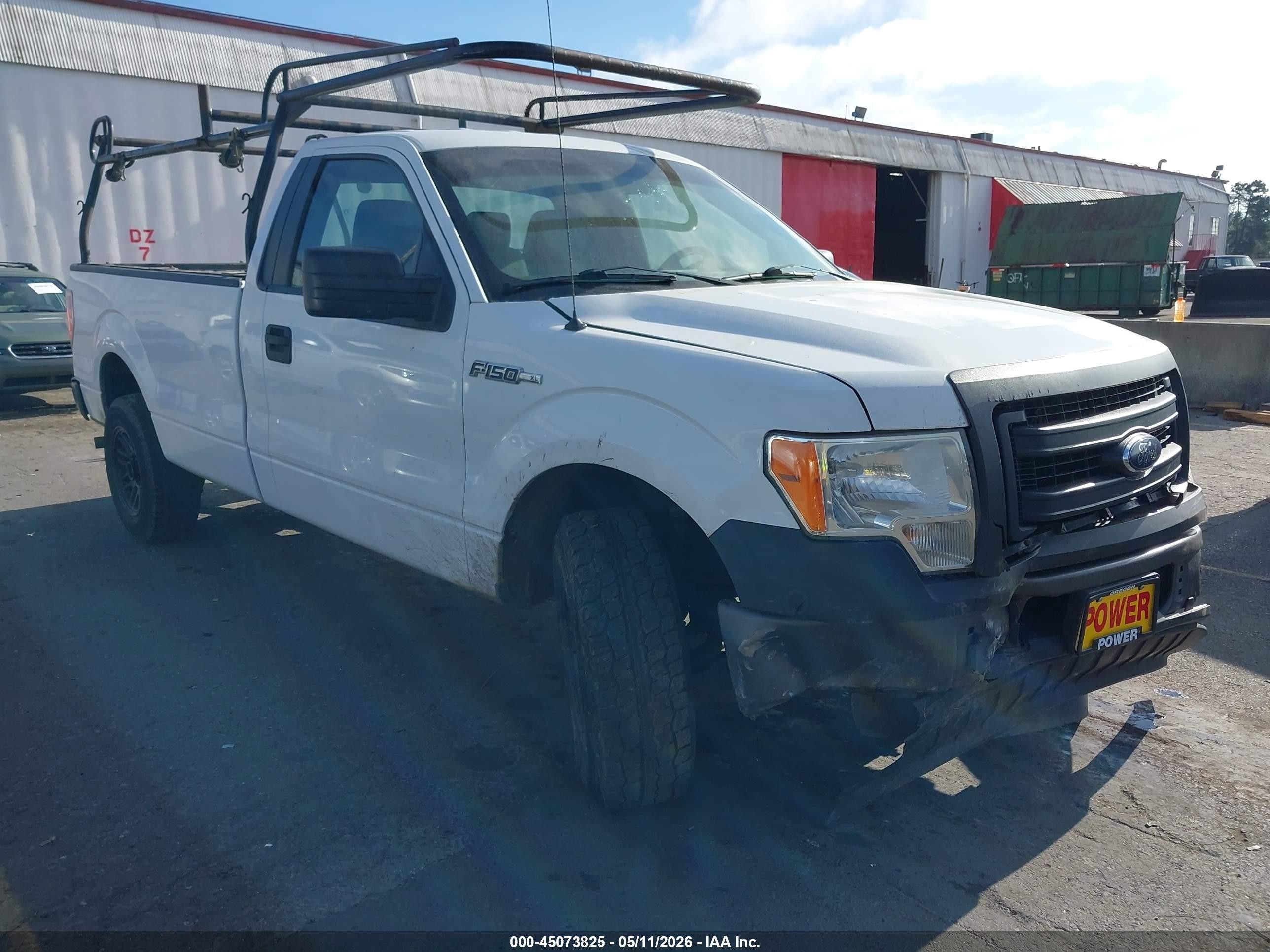 2013 Ford F-150 XL, VIN 1FTMF1CM2DKG33307 — Перед